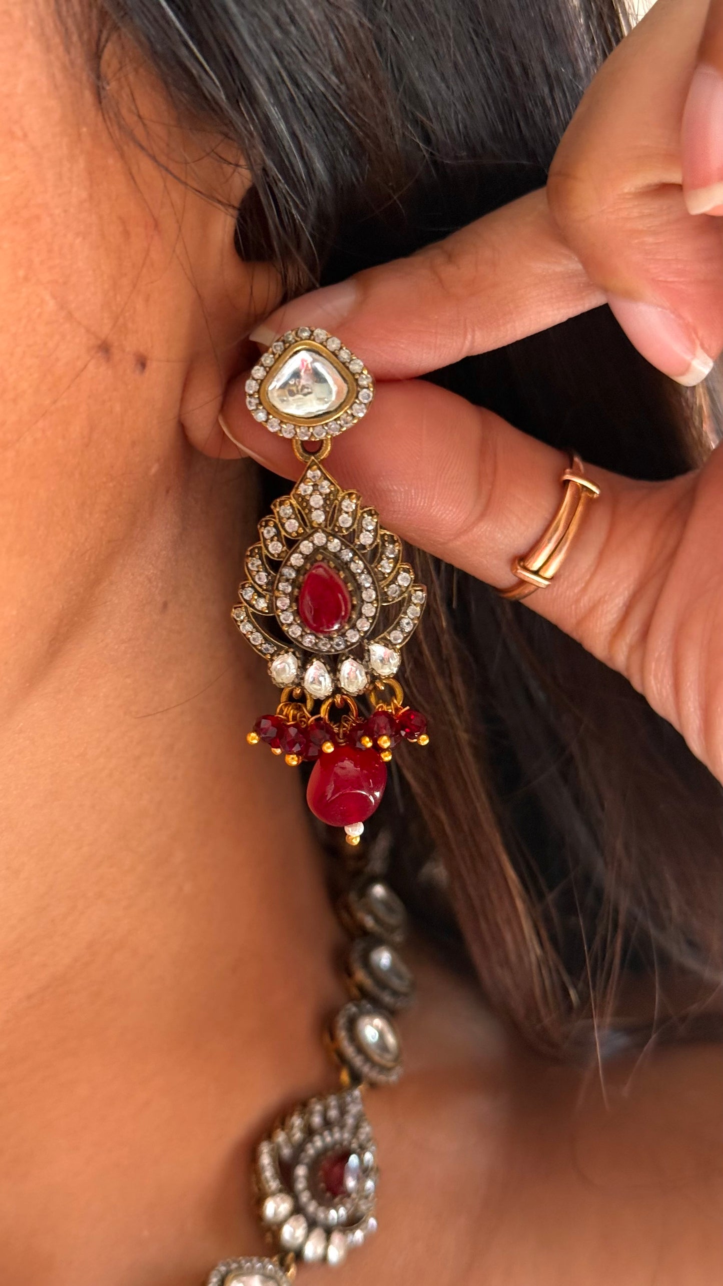 Ruby polki victorain minimal collar set