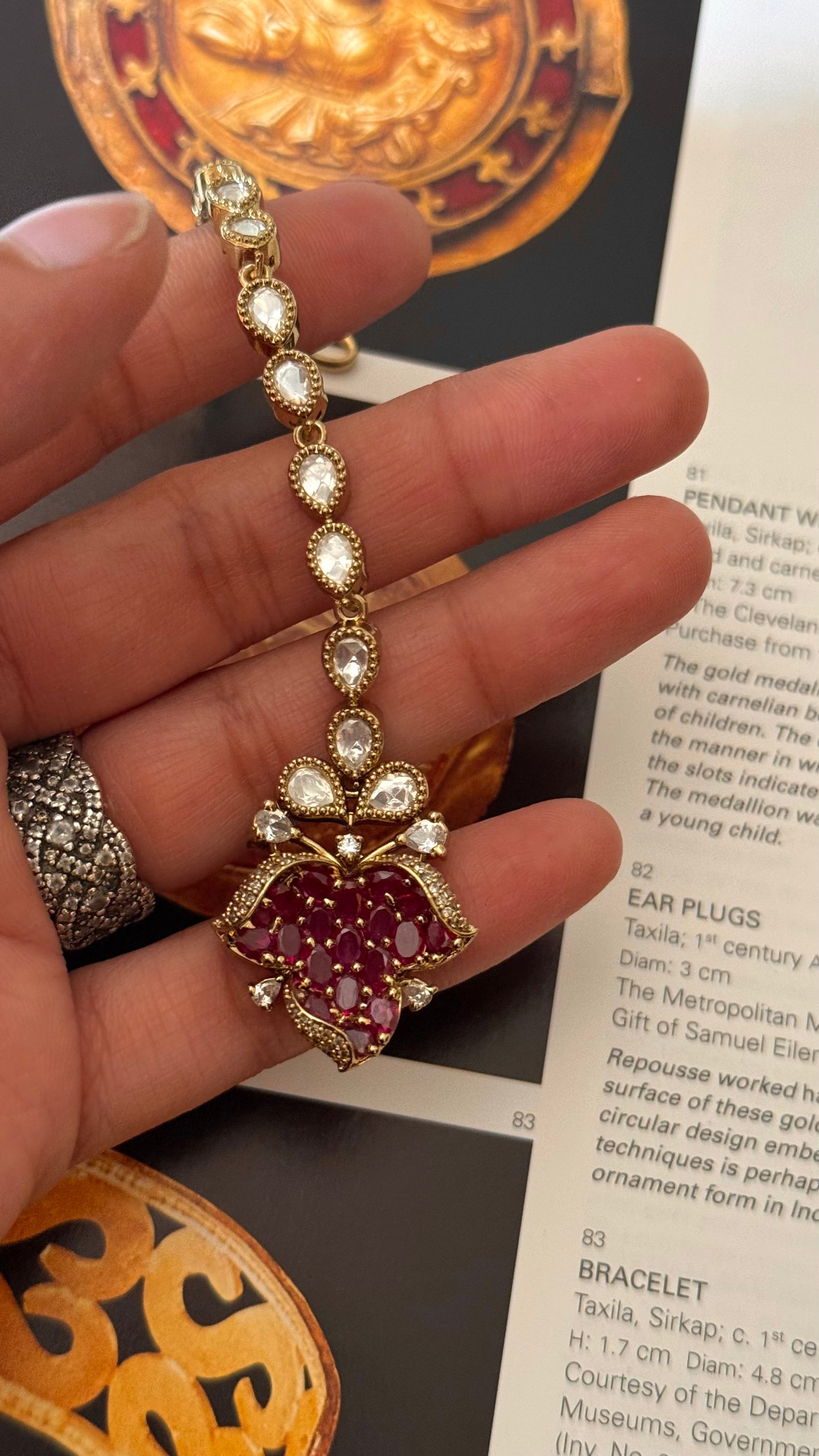 Rani pink takkar Victorian work mangtika