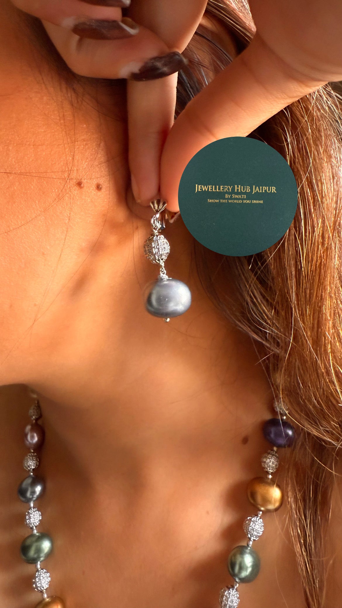 Champagne colours statement, string