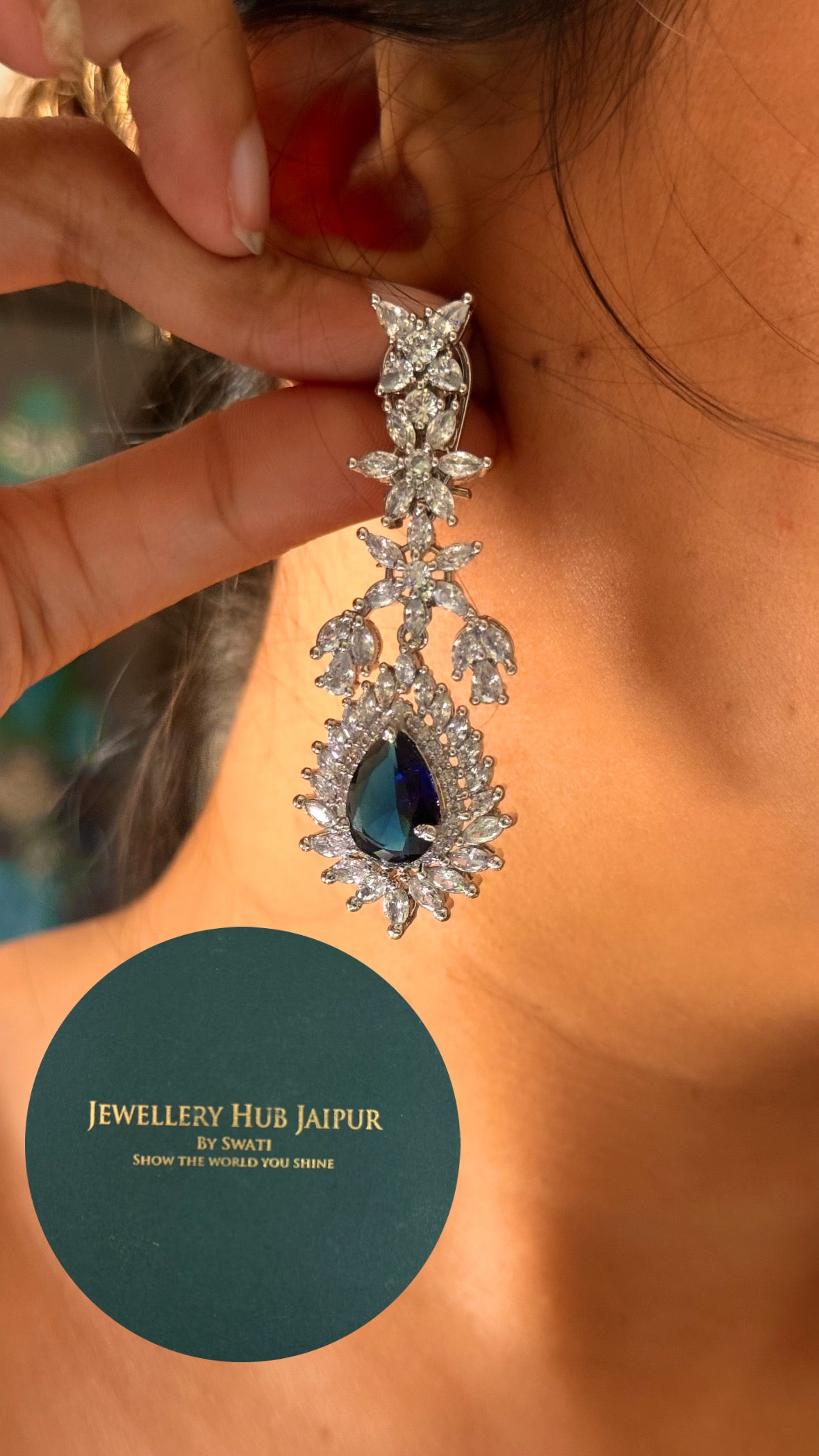 Liza Sapphire doublet diamond collar set