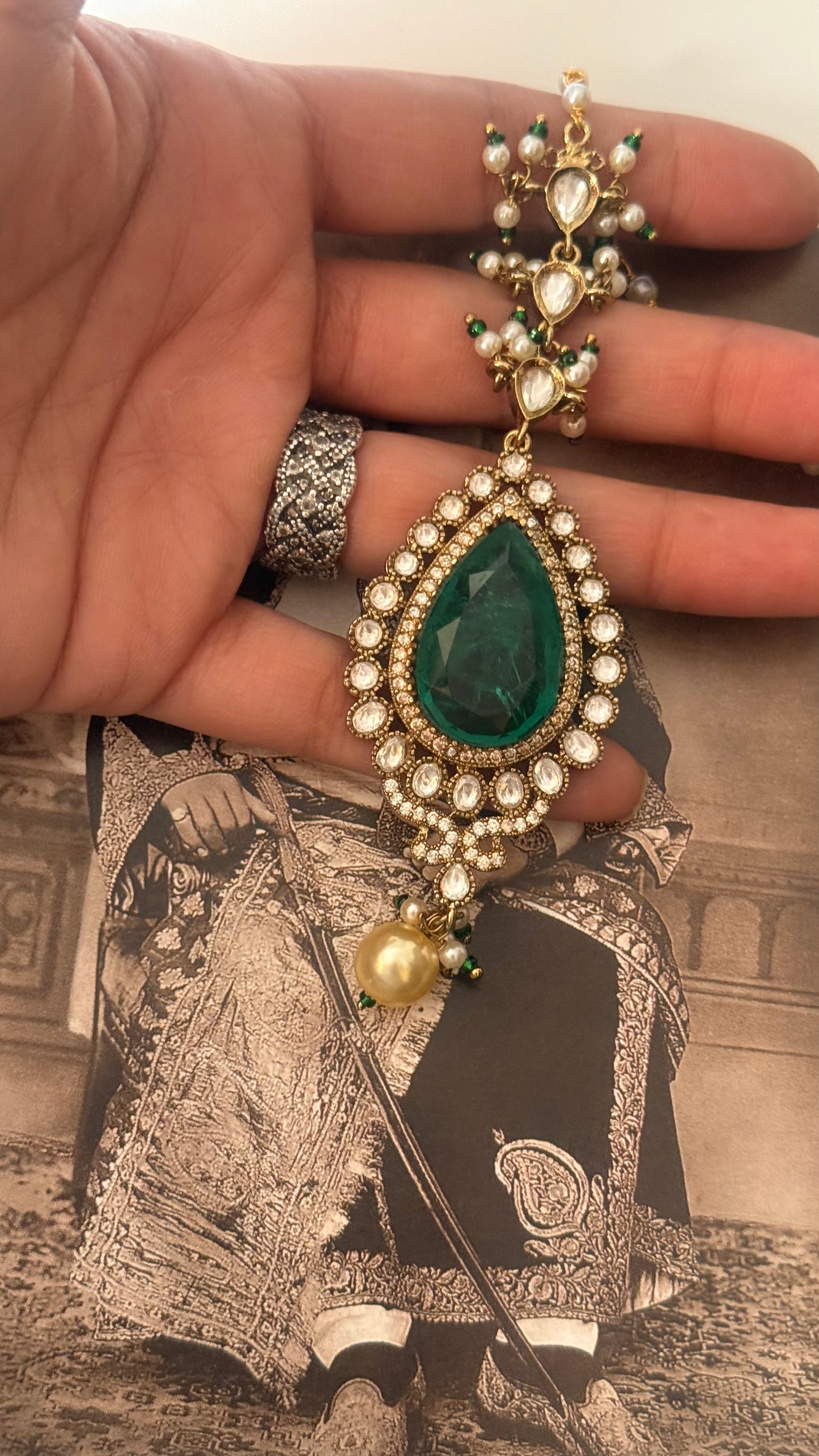 Emerald tear drop style victorian Mangtika