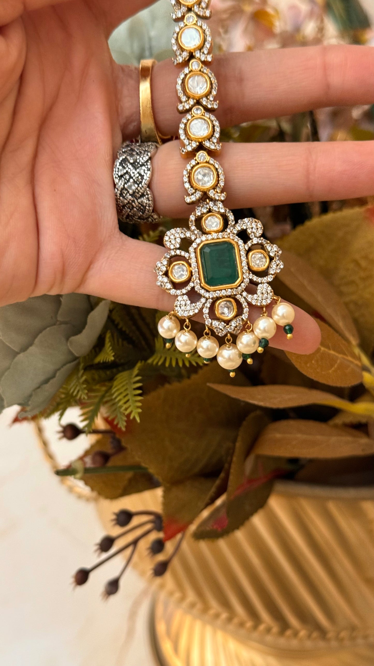 Emerald Polki maangtika with pearl detailing
