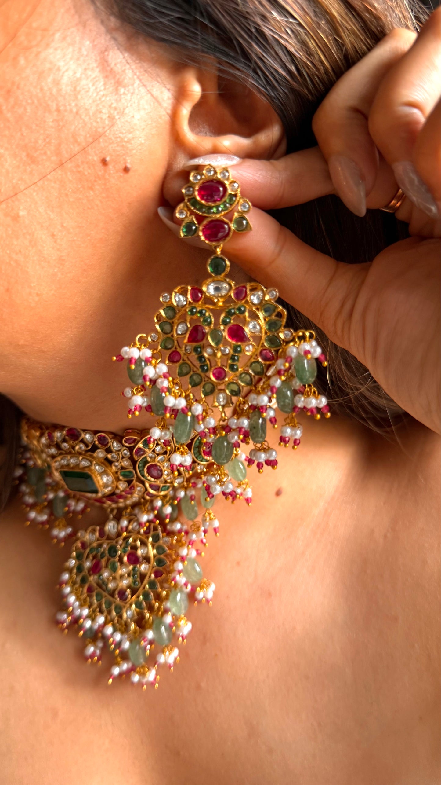 Rukmani Emerald doublet & rani pink Moissanite with mint drop rajwada choker