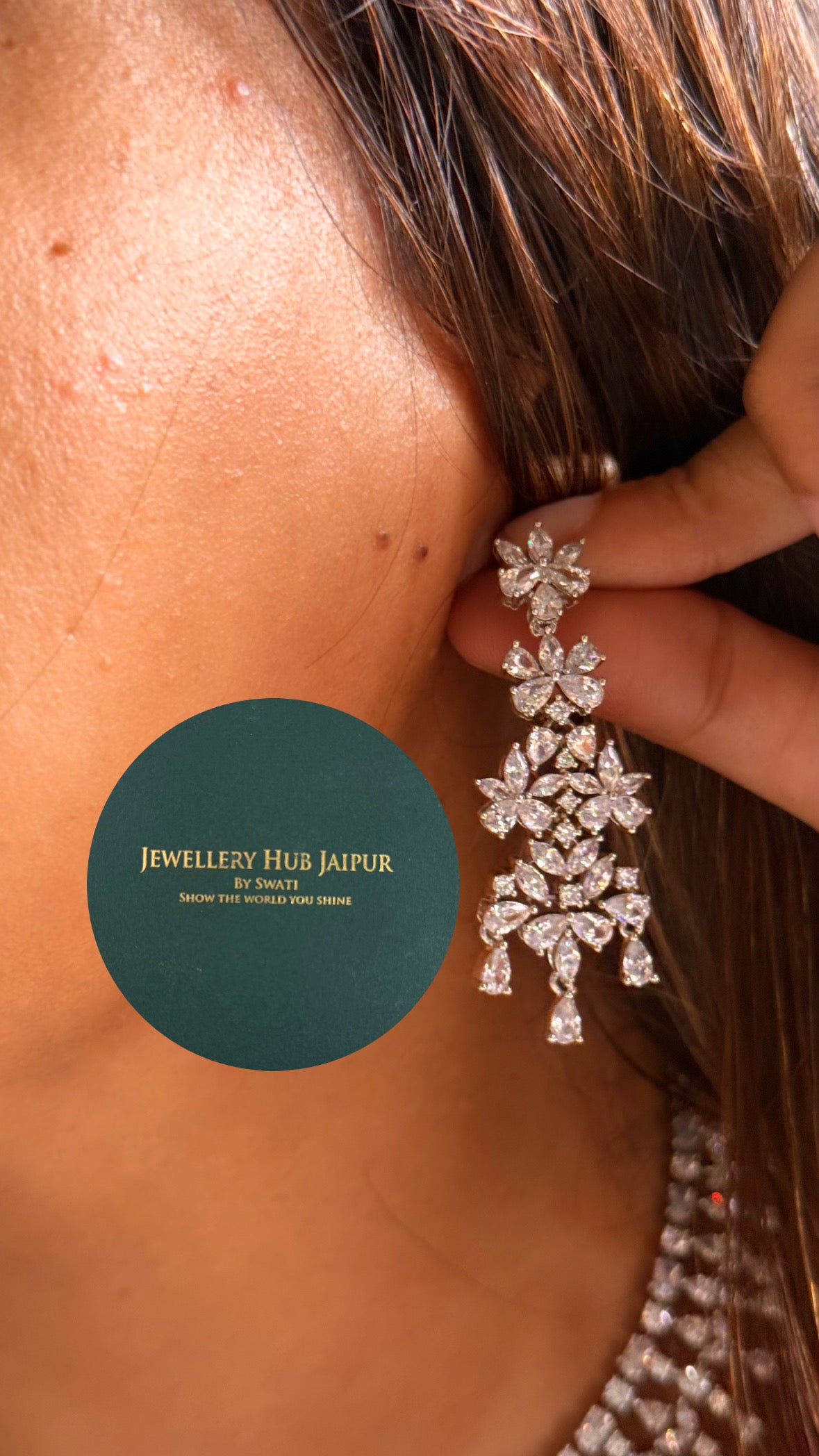 Queen’s legacy inspired diamond collar set (silver)