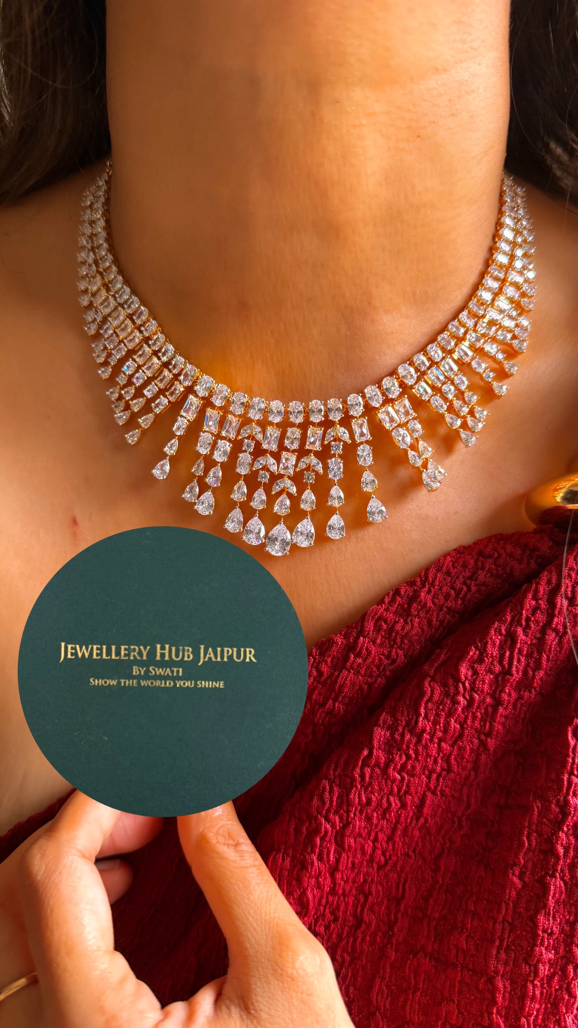 Queen’s legacy diamond collar set (gold)