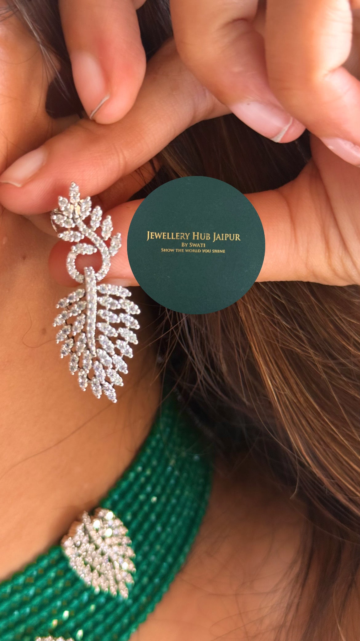 Emerald & cz diamond leaves designer cocktail choker set