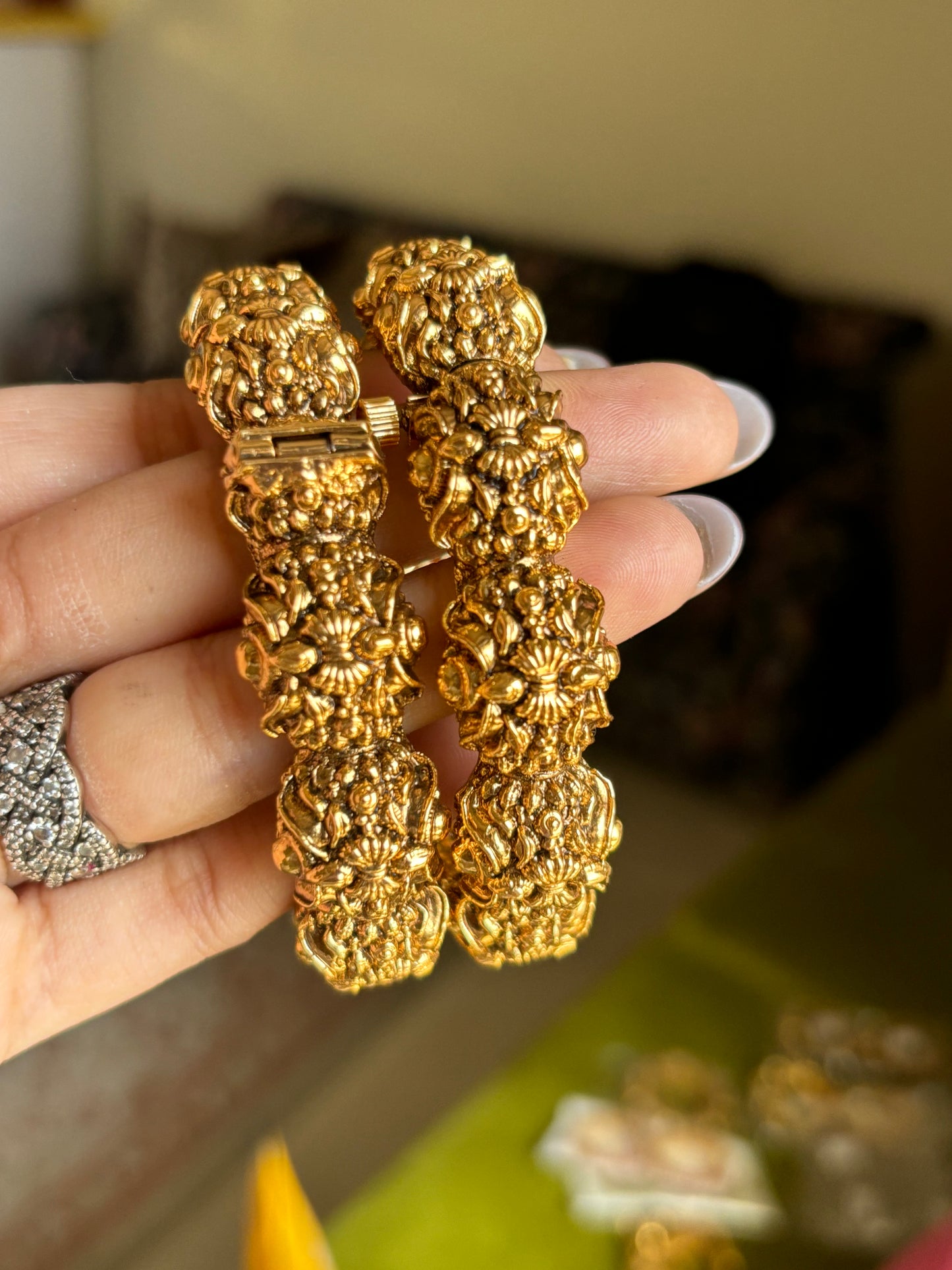 Rajwada antique bangles