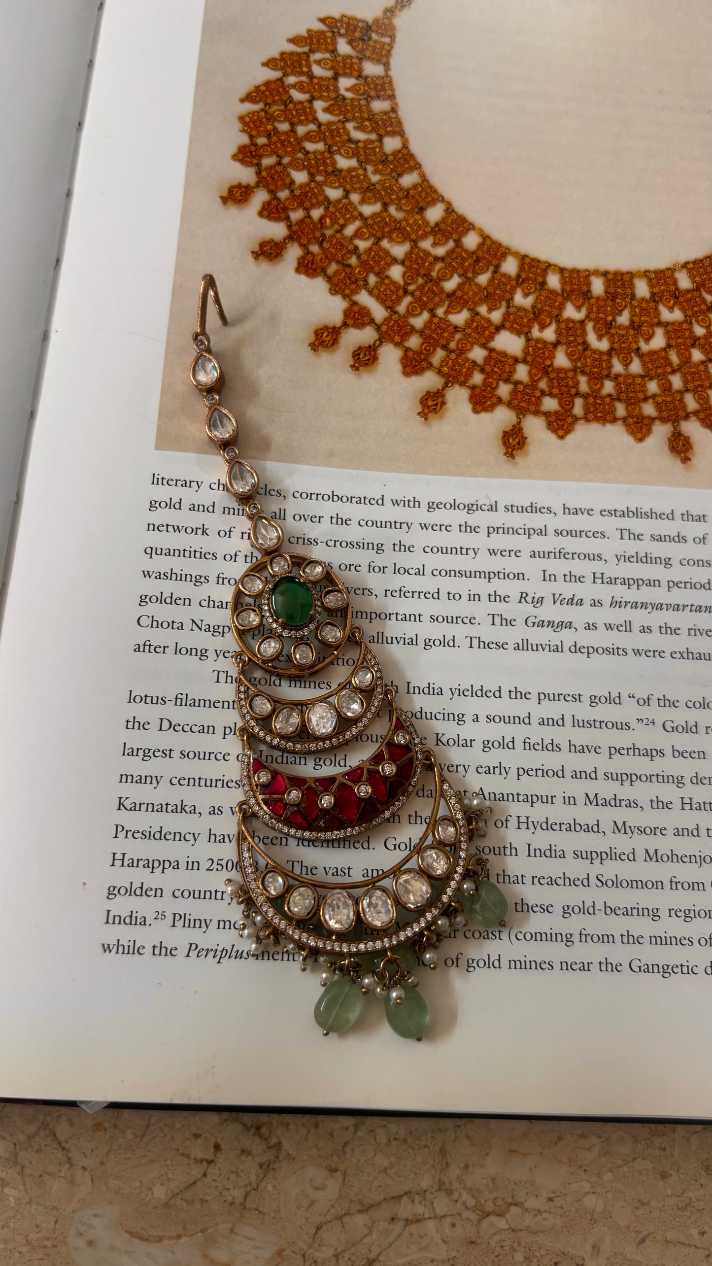emerald and rani pink maangtika