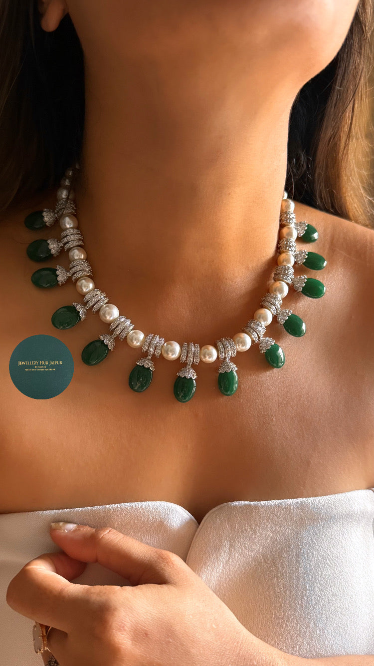 Emerald diamond & pearl collar set