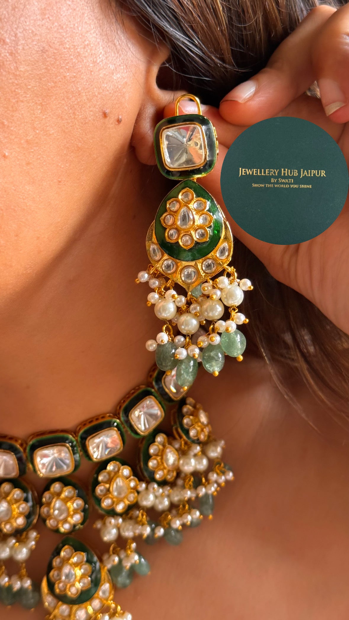 Heavy emerald necklace with earrings