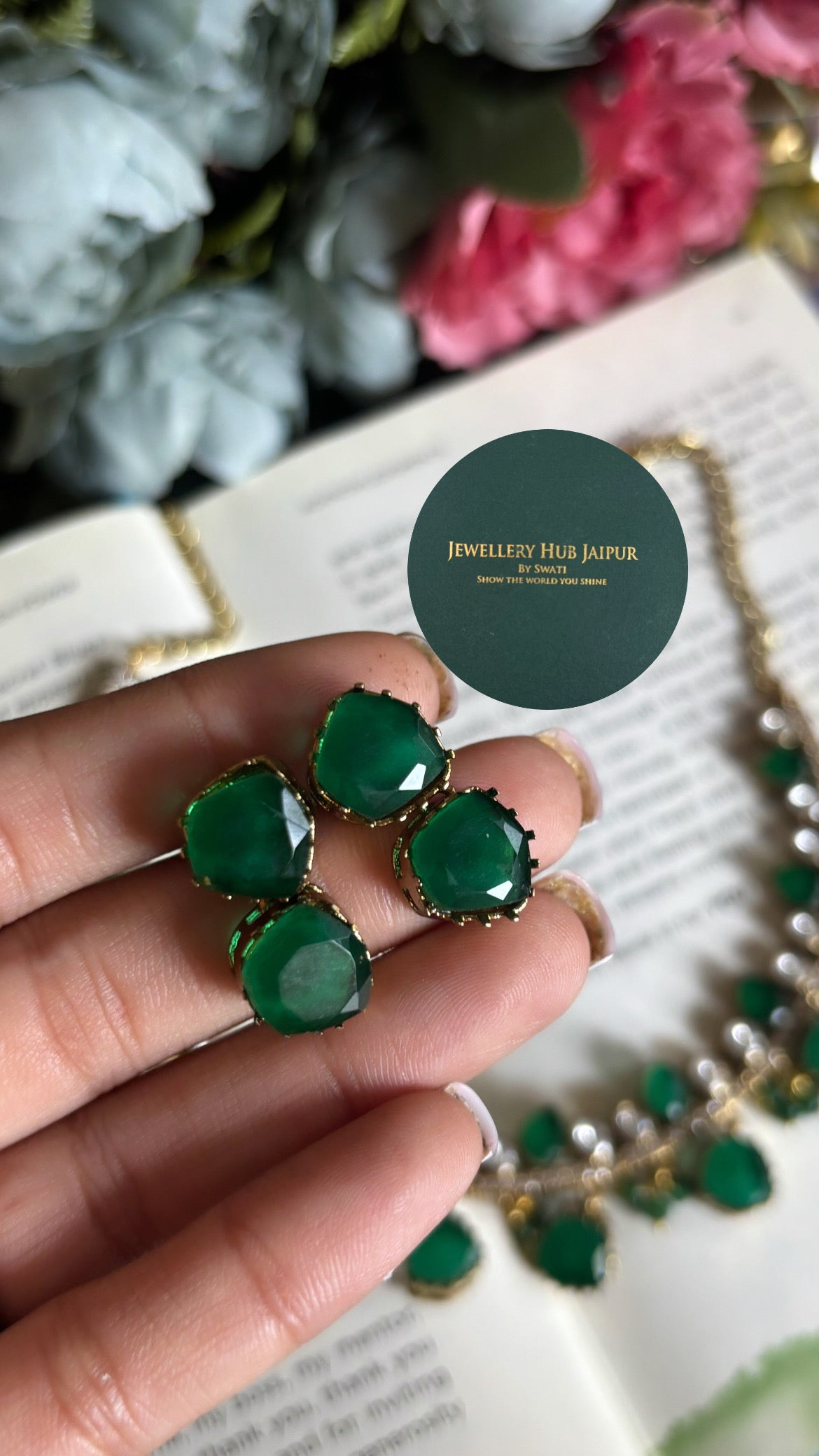 Emerald Moissanite collar necklace