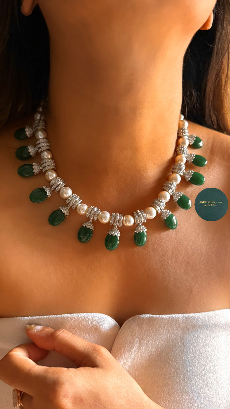 Emerald diamond & pearl collar set