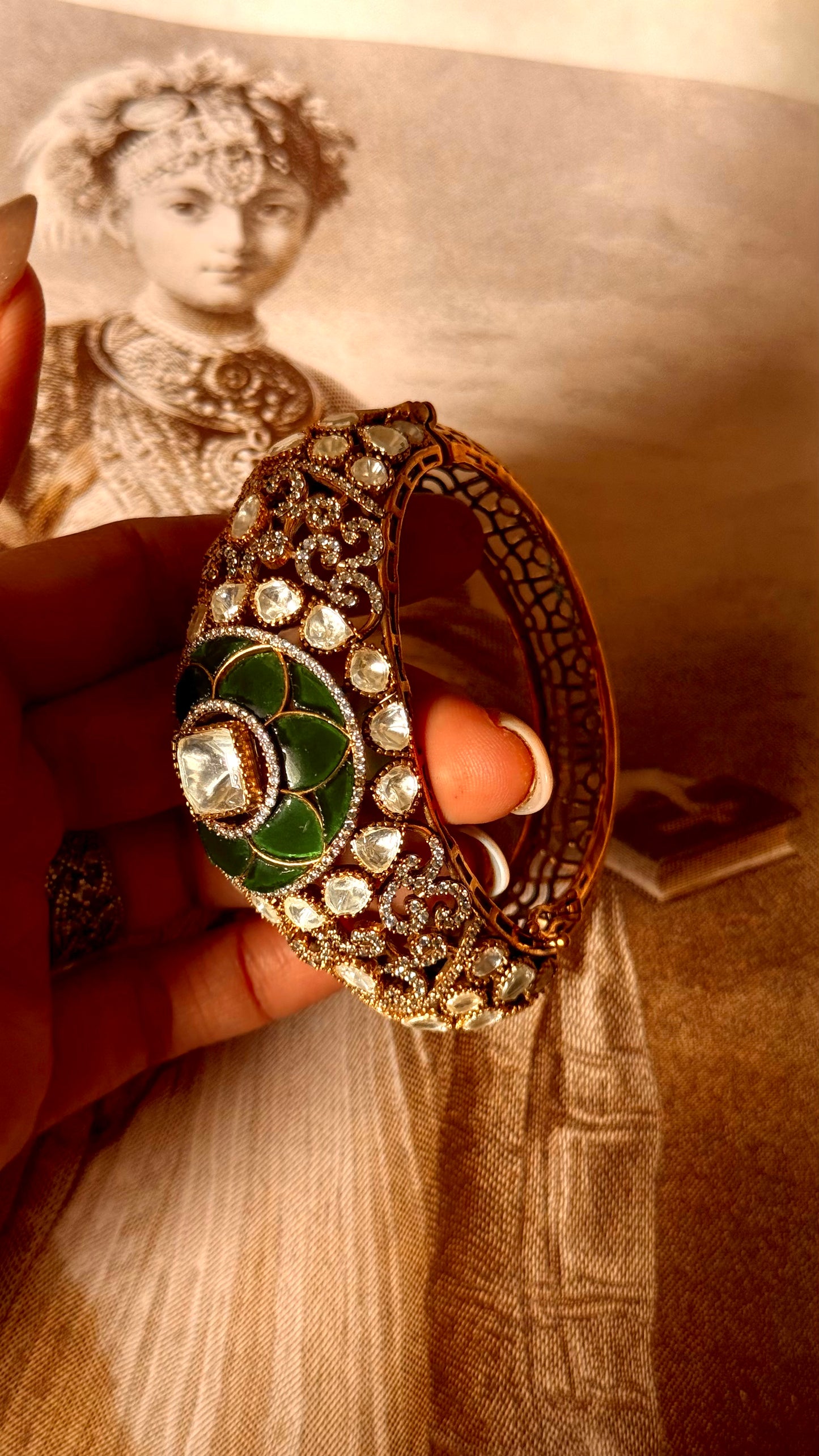 Emerald katdana moissanite openable bracelet