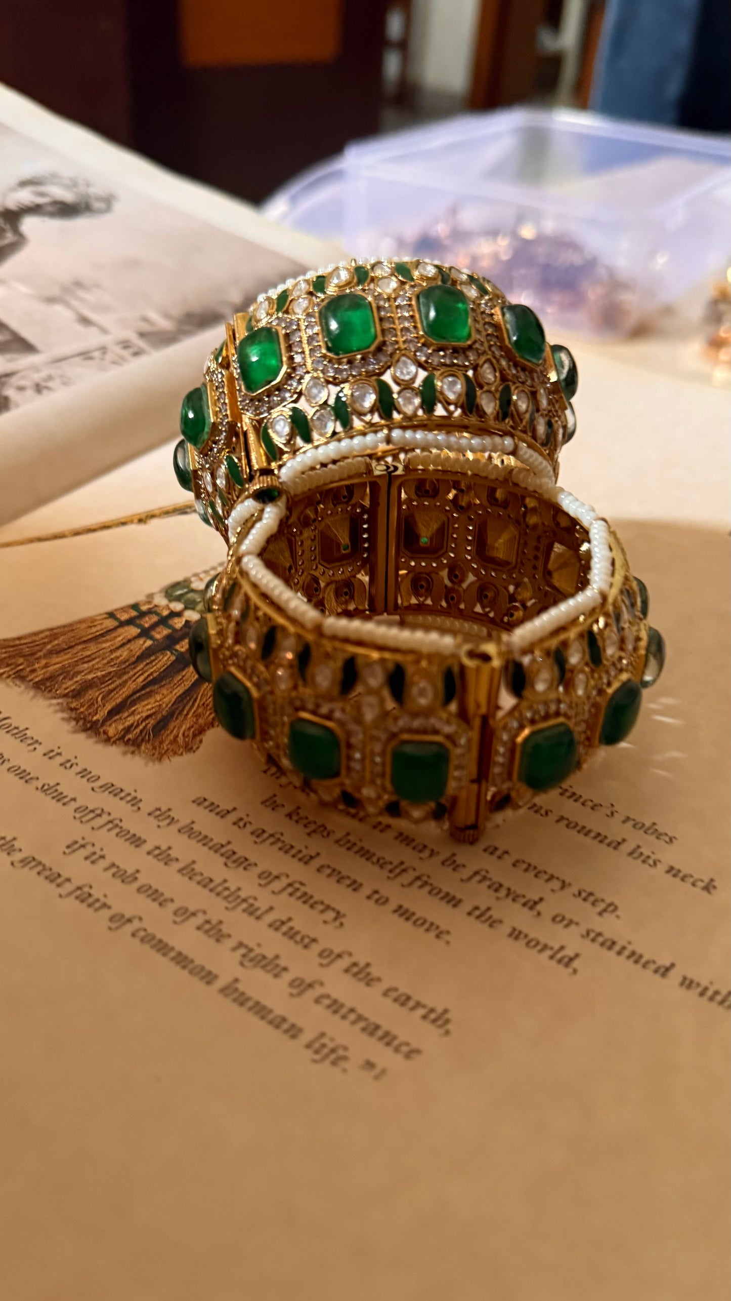 Emerald doublet moissanite openable bangle
