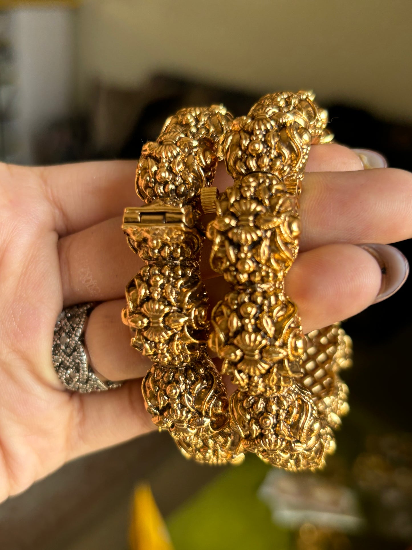 Rajwada antique bangles