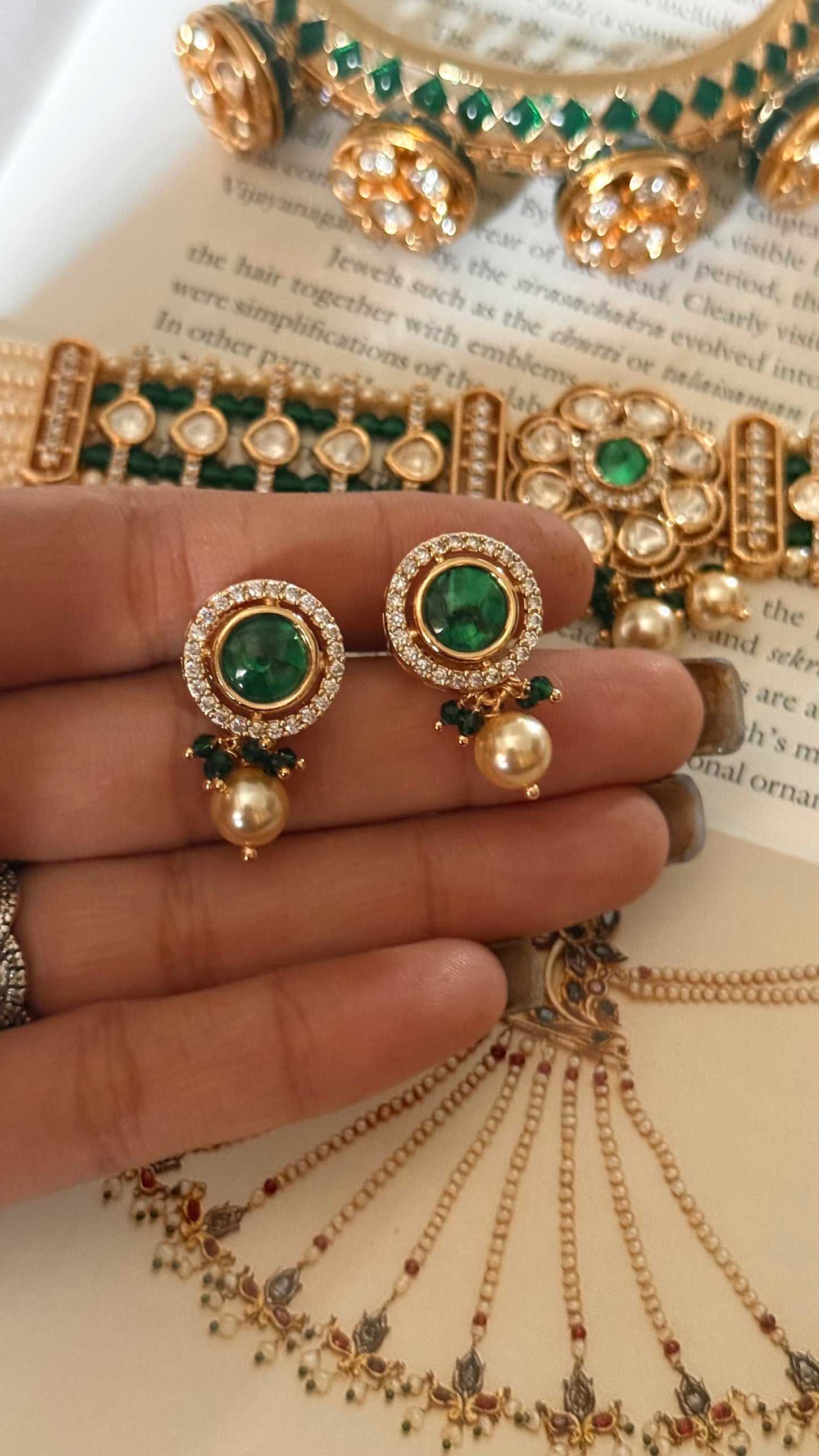 Emerald moissanite floral pearl thread choker
