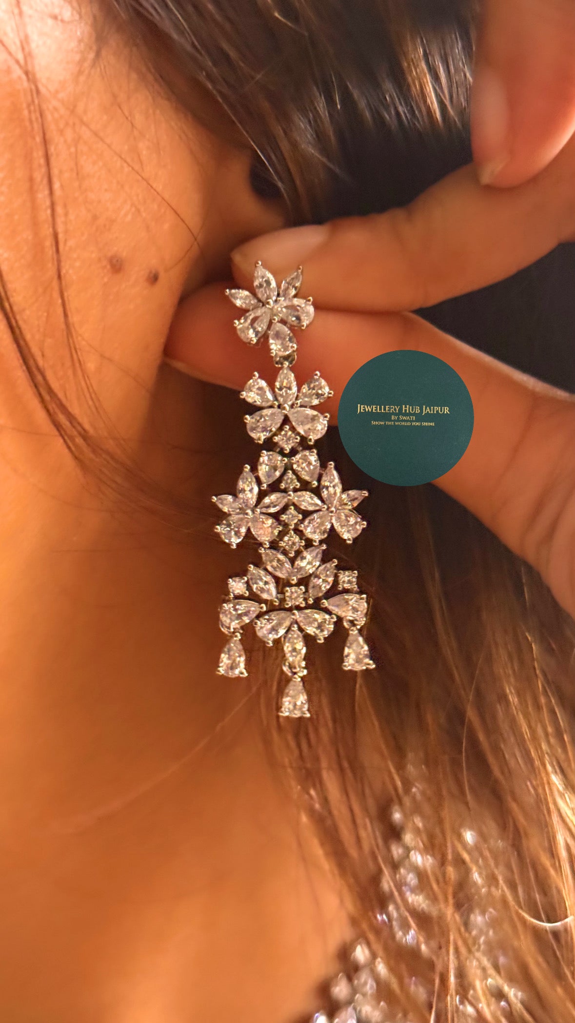 Queen’s legacy inspired diamond collar set (silver)