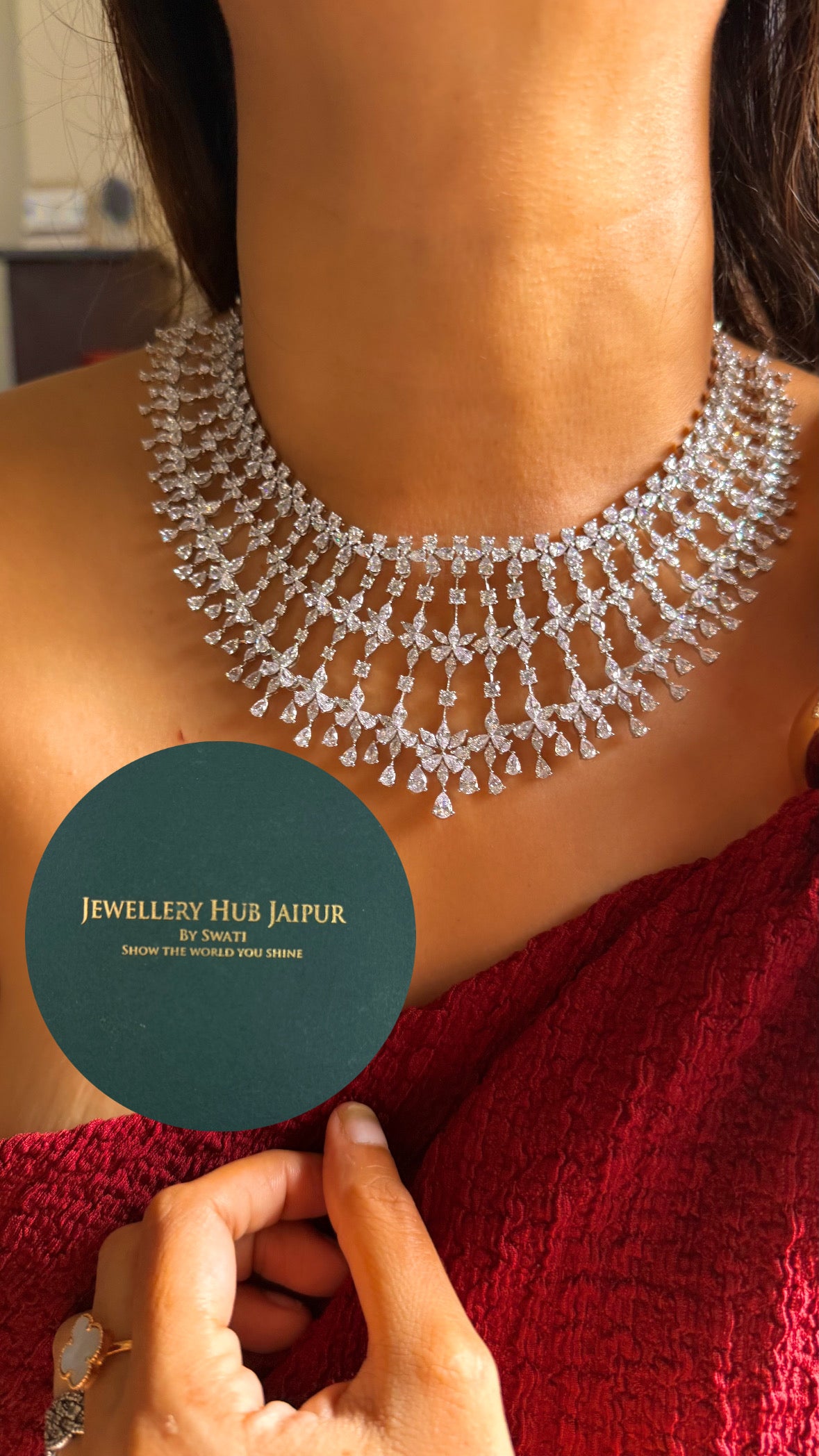 Queen’s legacy inspired diamond collar set (silver)