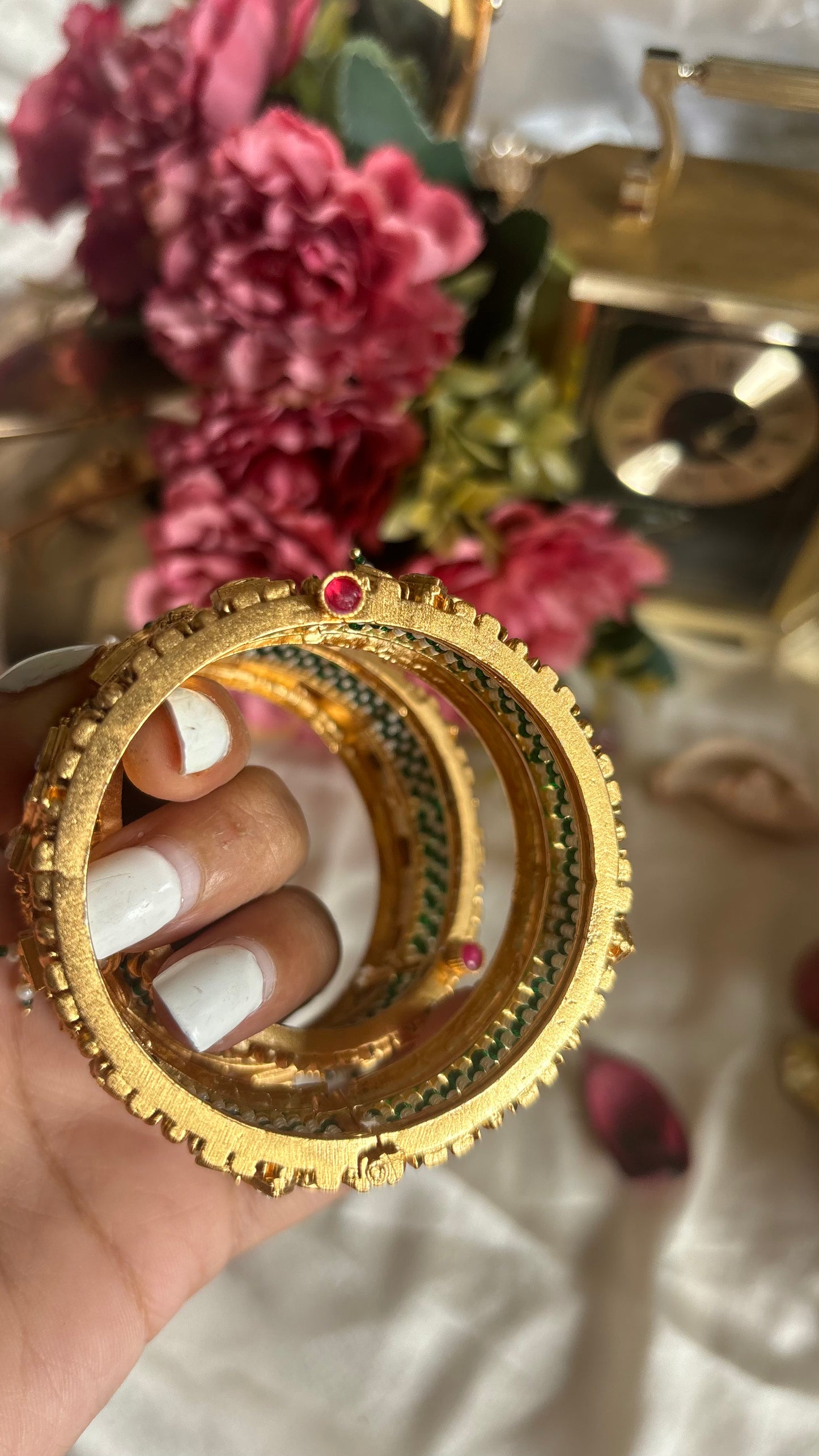 Paachi rajwada bangle set