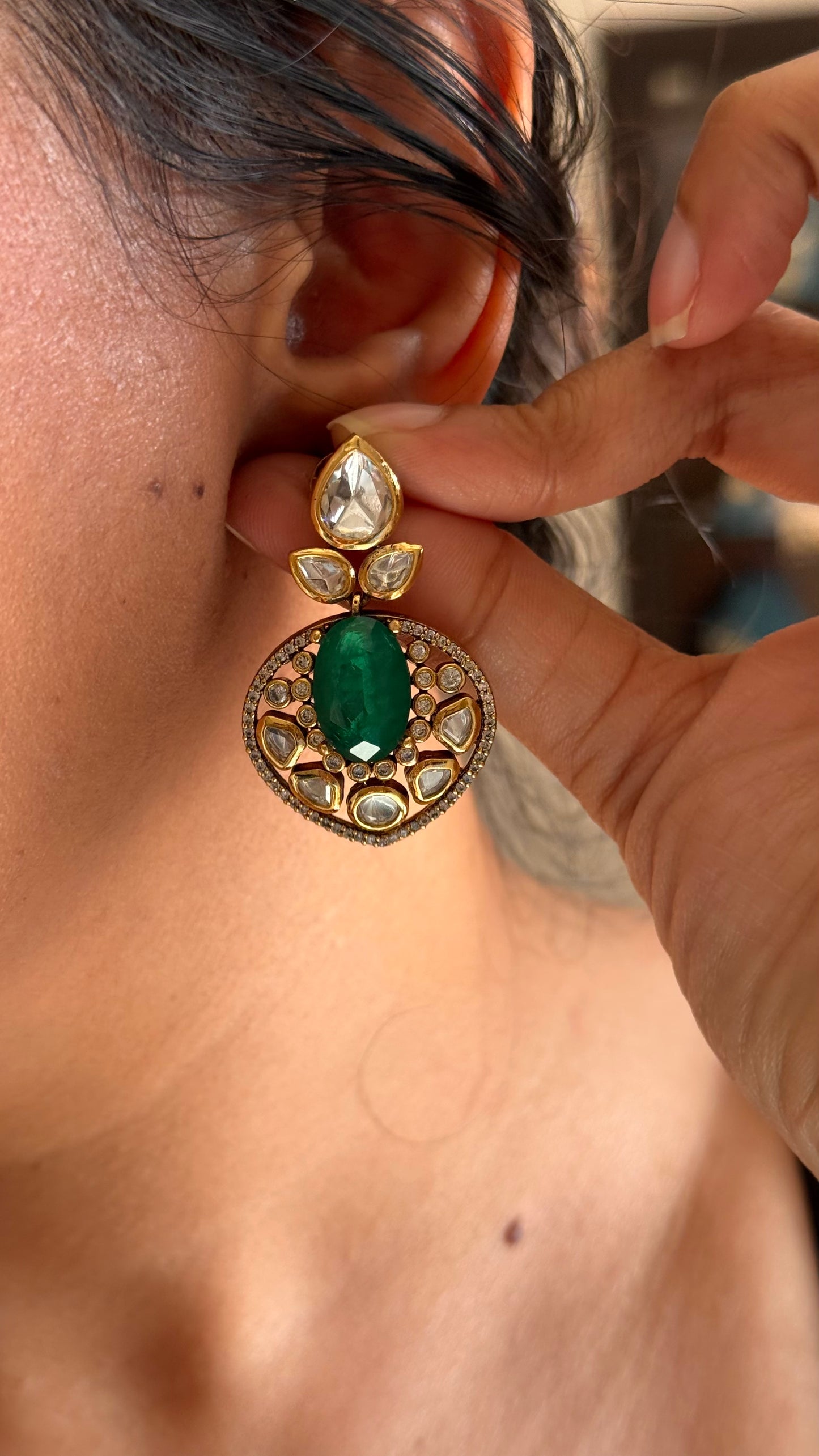 Emerald stone peeli polki necklace