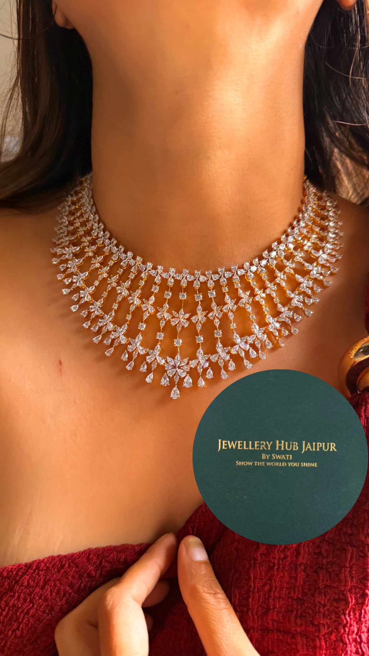 Queen’s legacy inspired diamond collar set (gold)