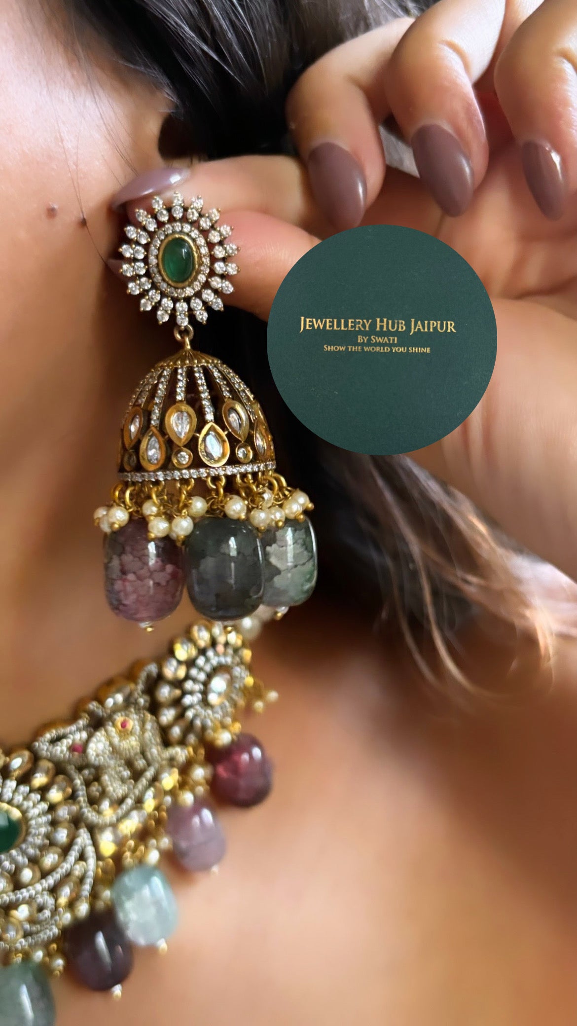 Emerald Gajanand choker