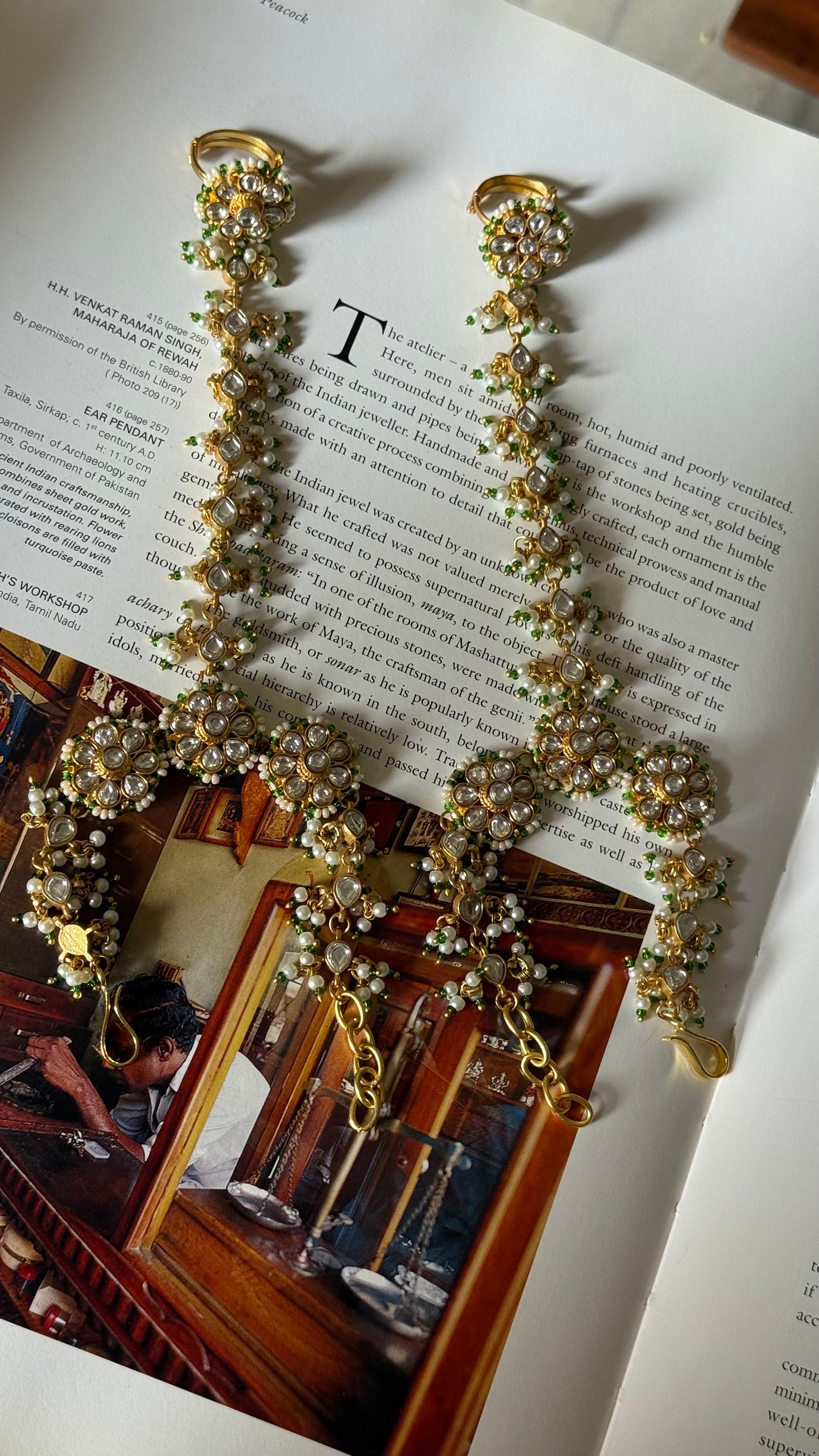 Floral paachi kundan hath phool