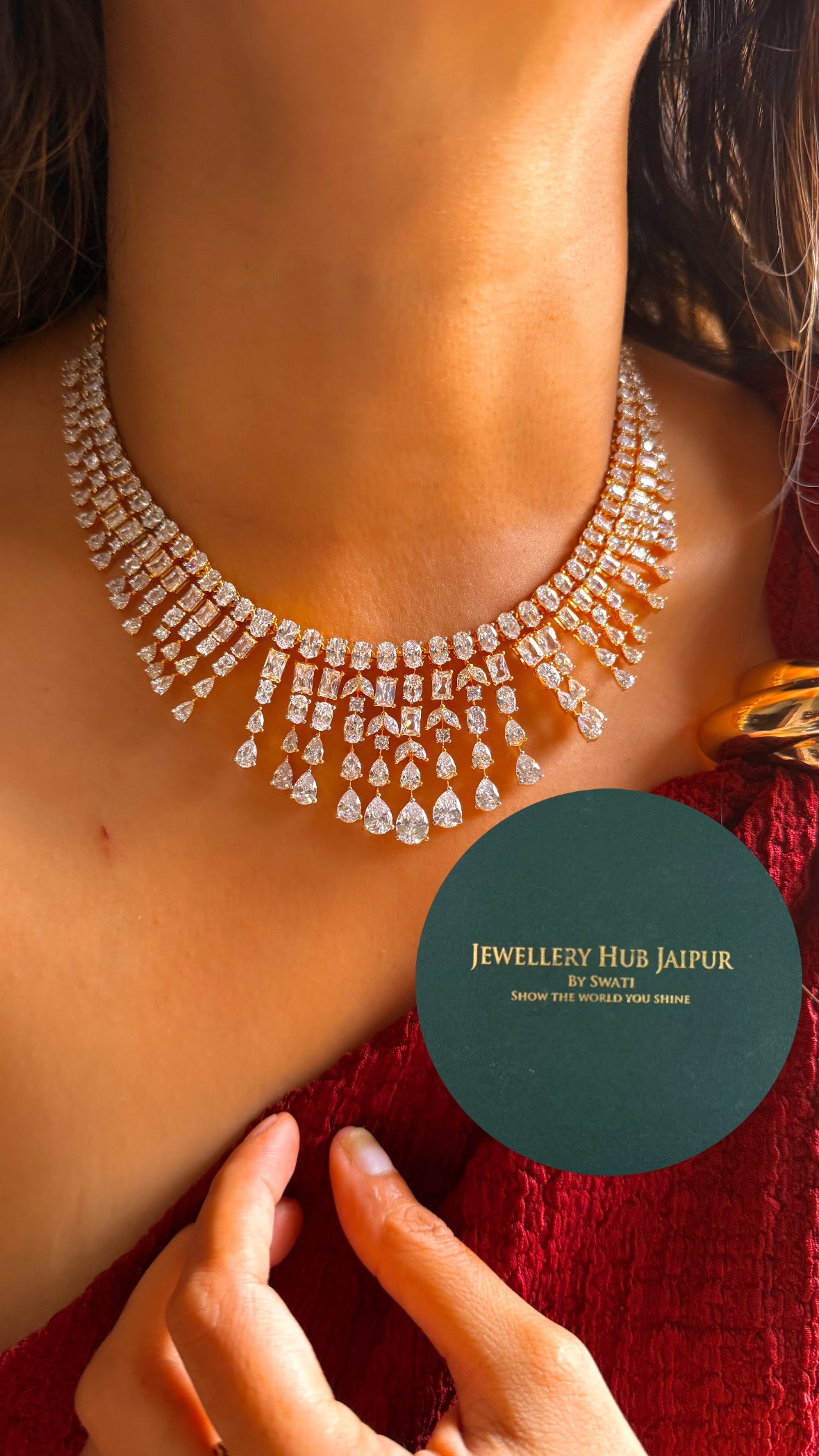Queen’s legacy diamond collar set (gold)