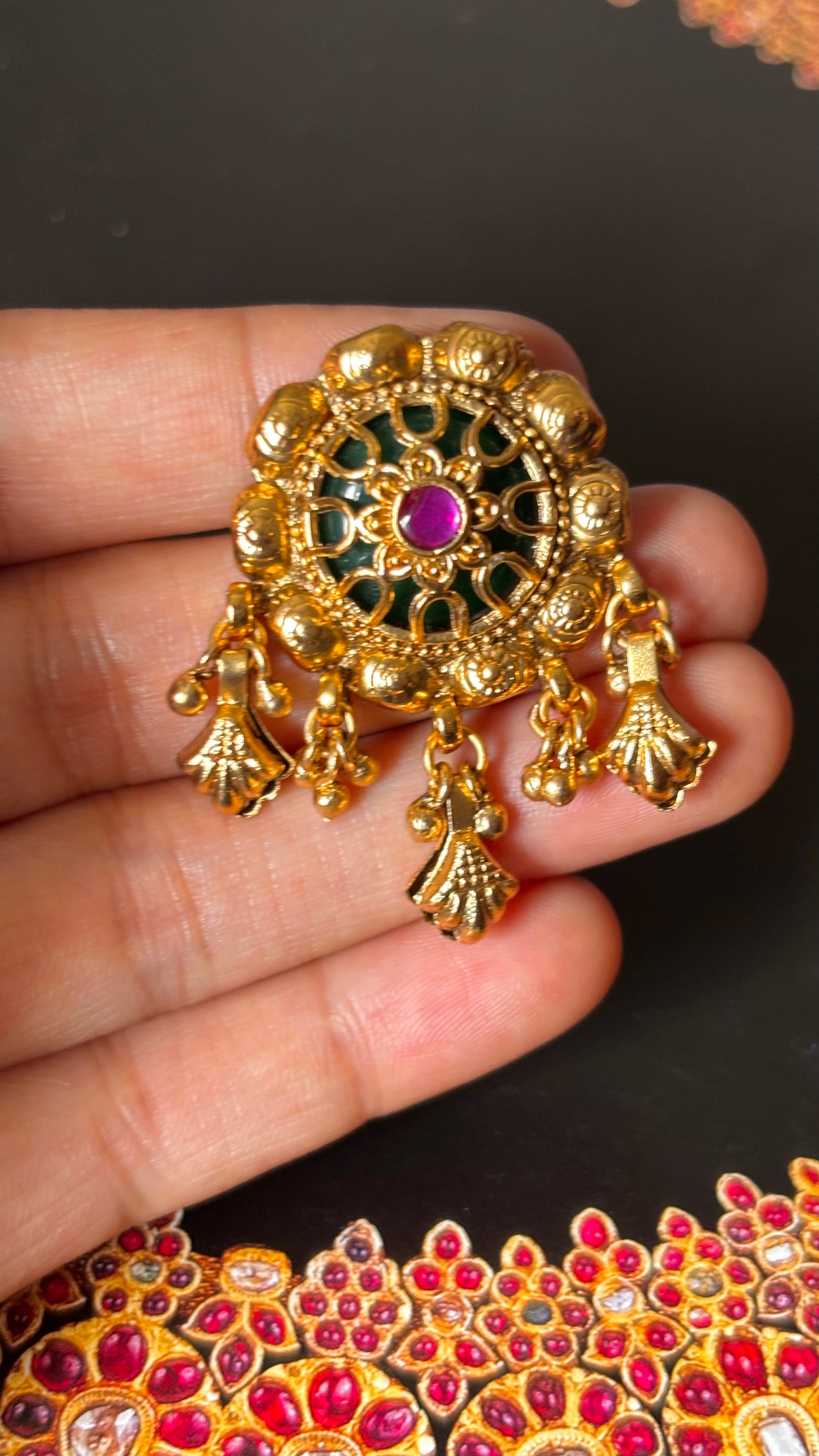 Emerald inlay nakashi with rani pink adjustable ring