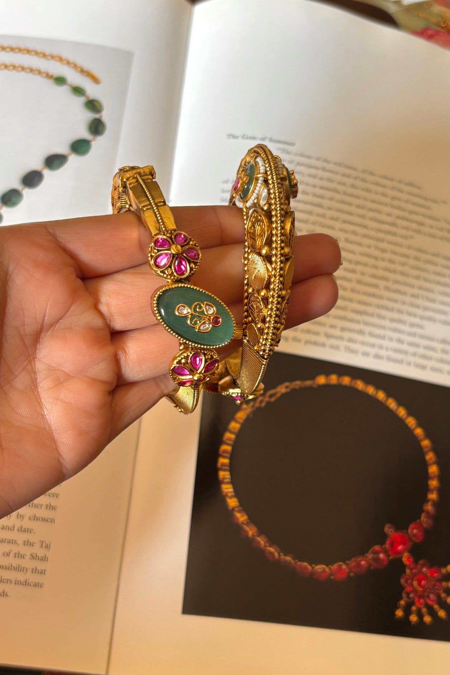 Mint inlay & rani floral bangdi