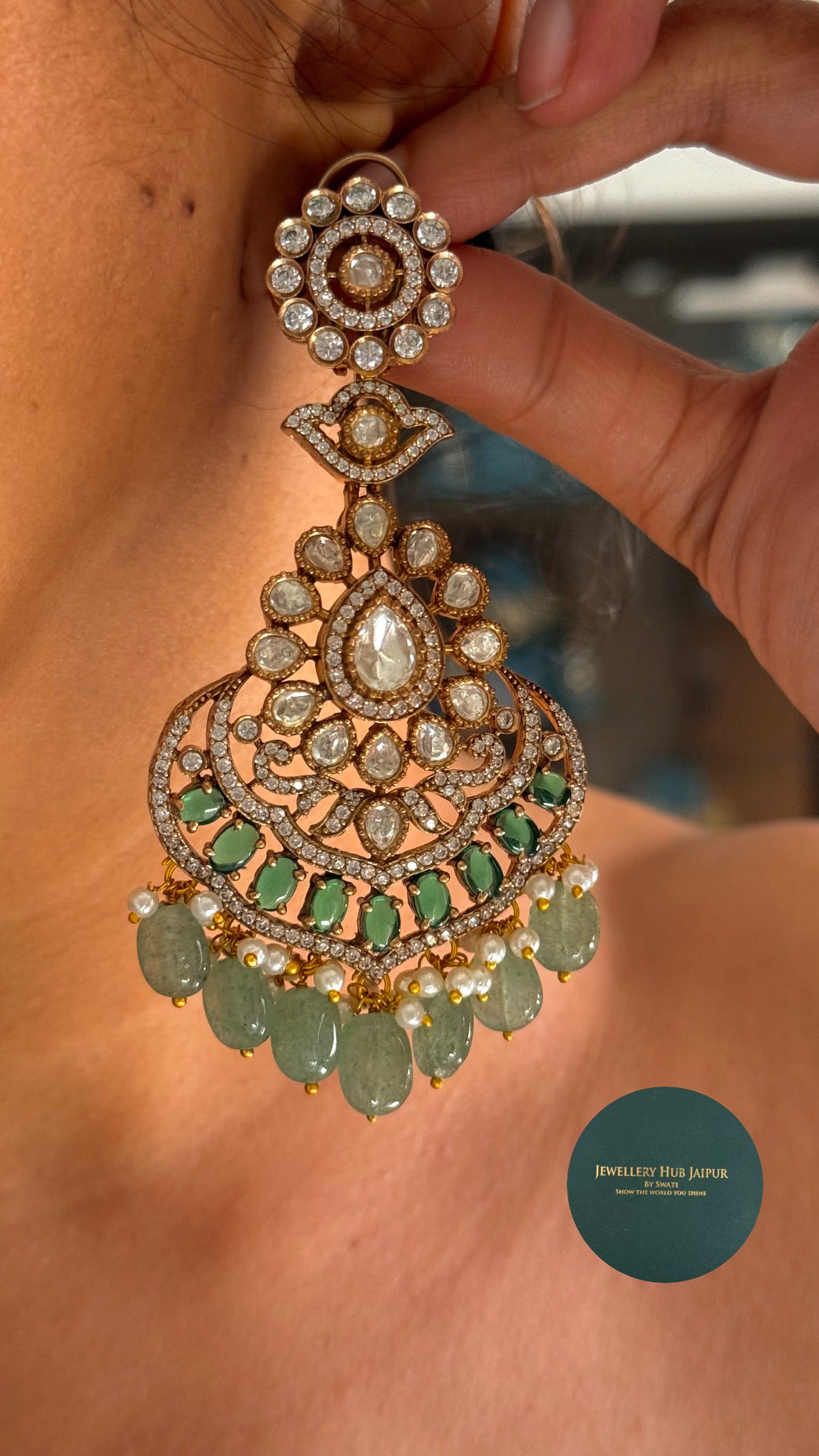 Emerald bridal asia choker