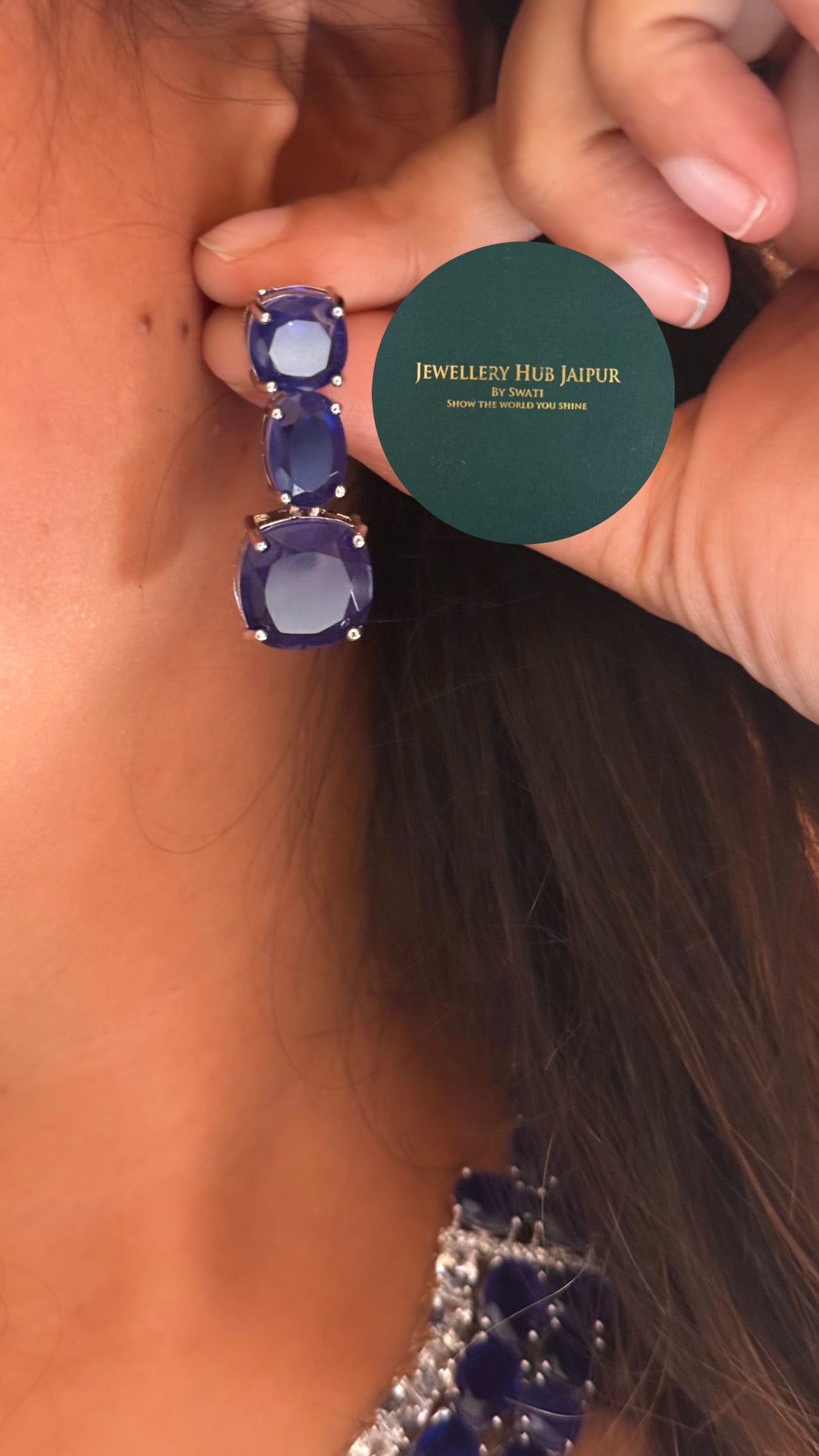 Seren sapphire doublet layer diamond set