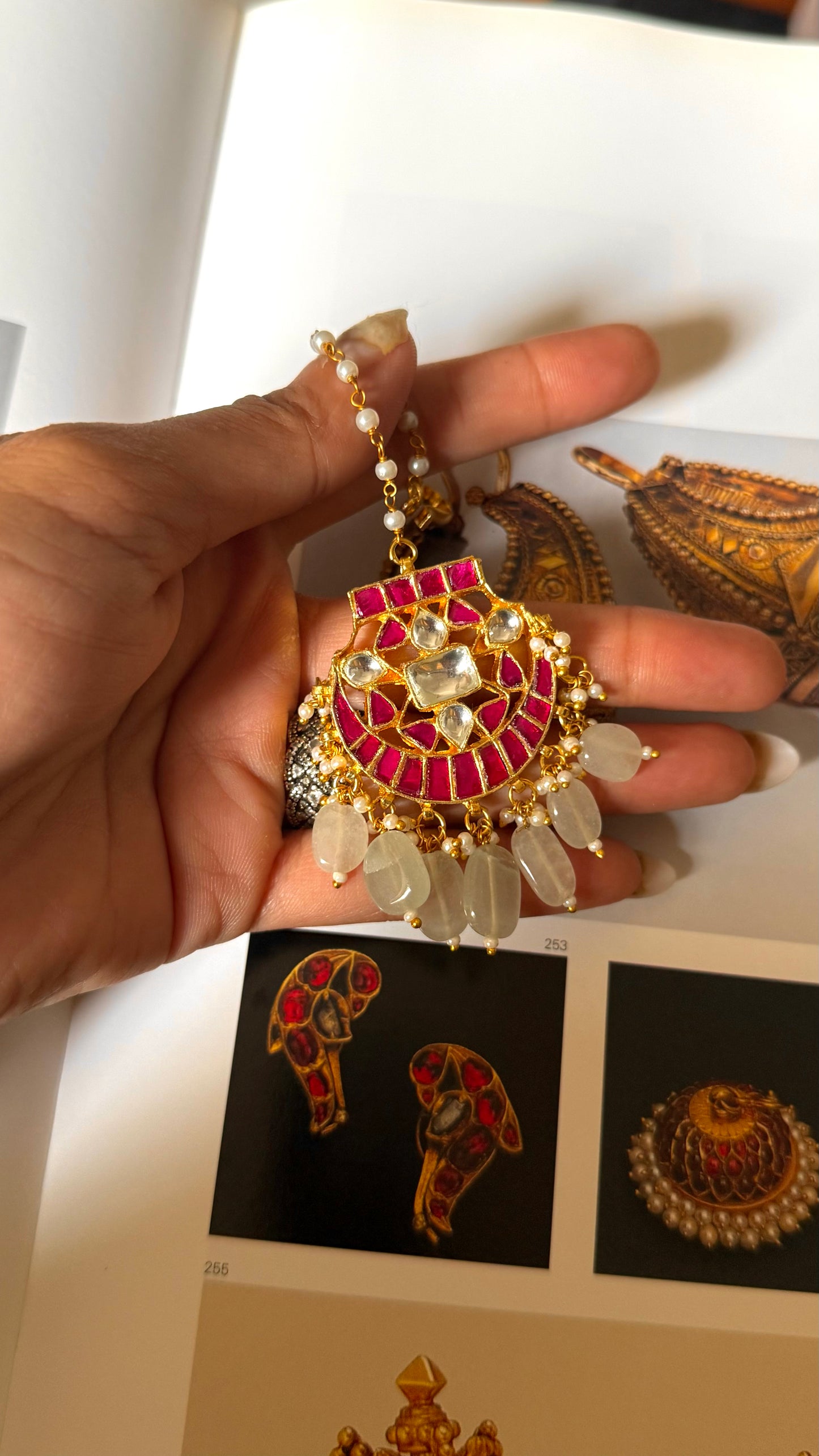 Rani pink paachi Kundan with mint drop maangtika
