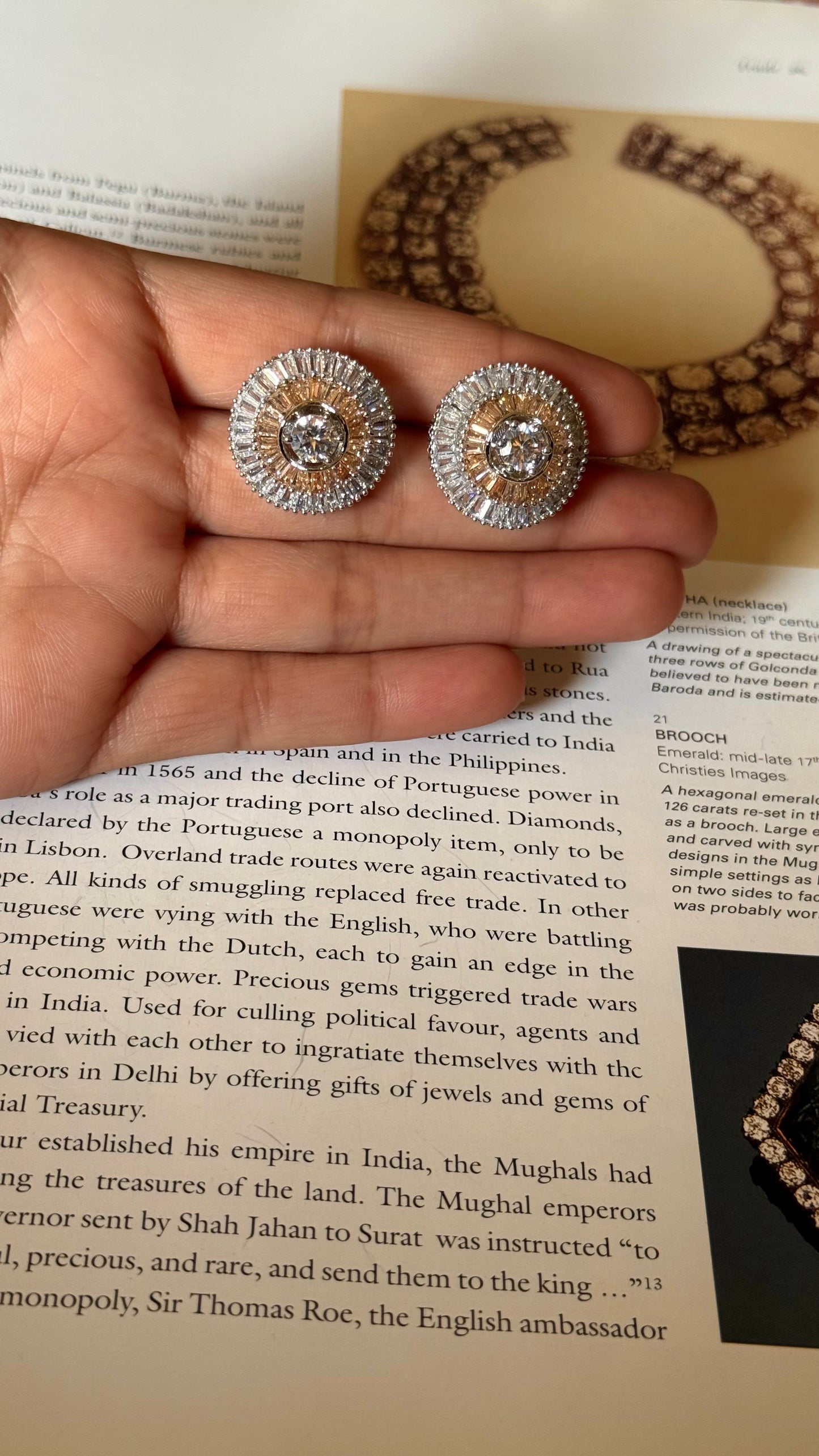 Chanpagne silver studs