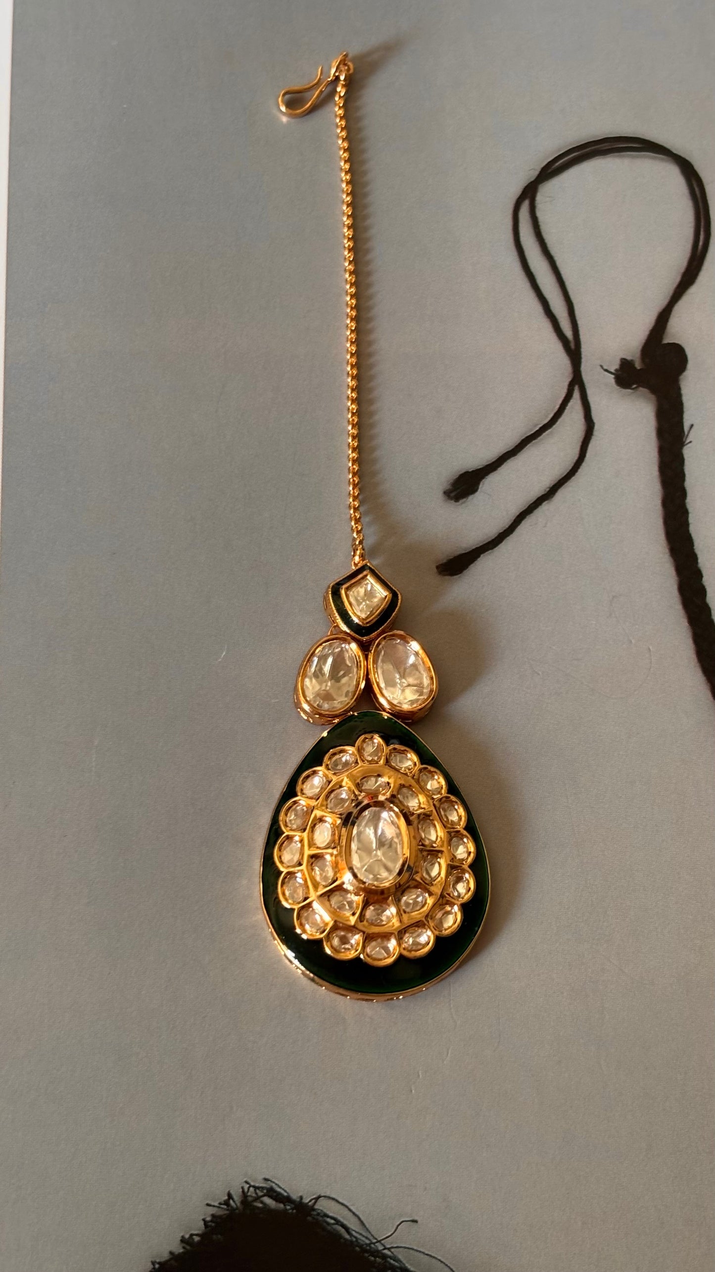 Designer emerald Meenakari maangtika