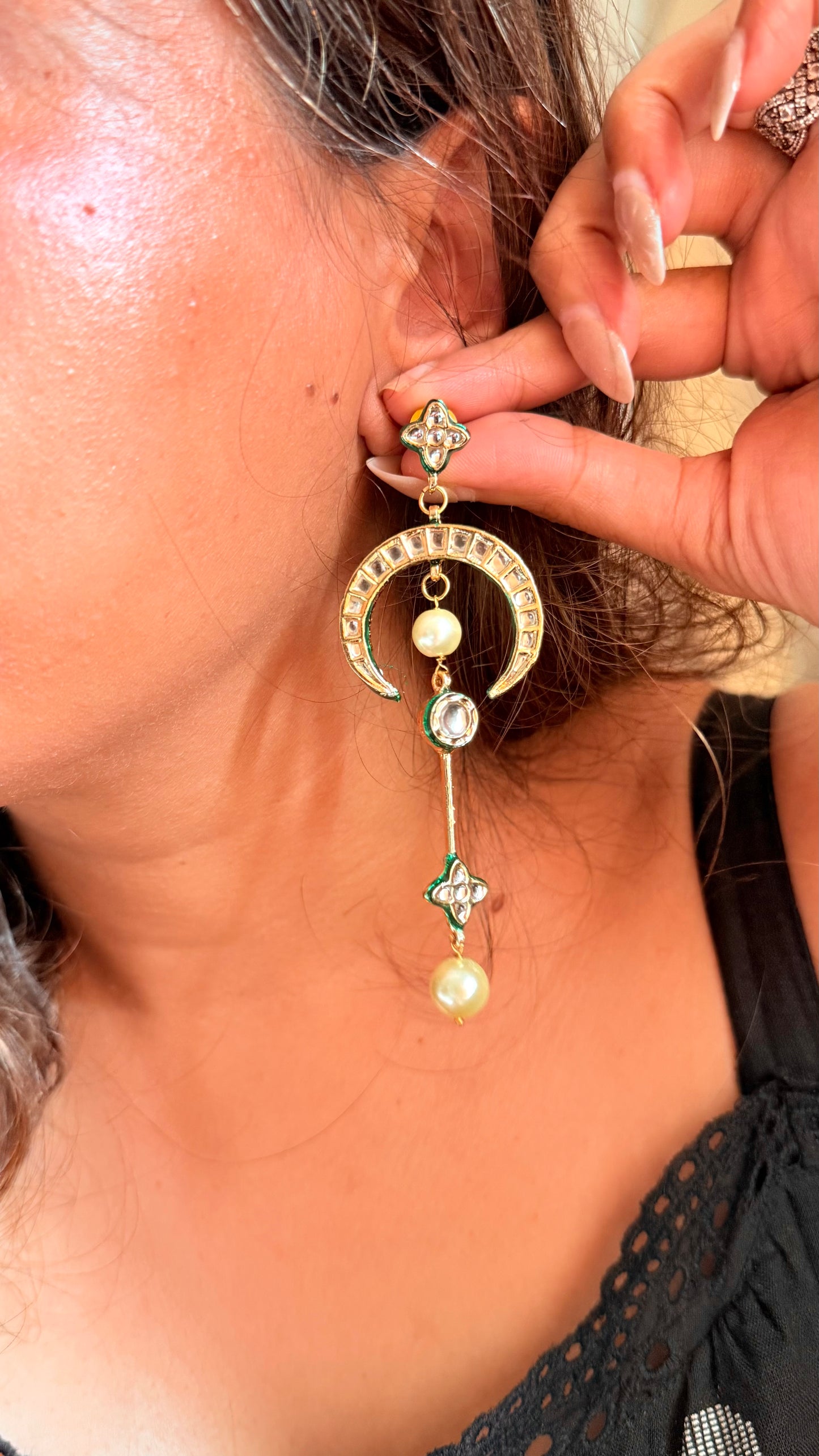 Minimalist chand earrings