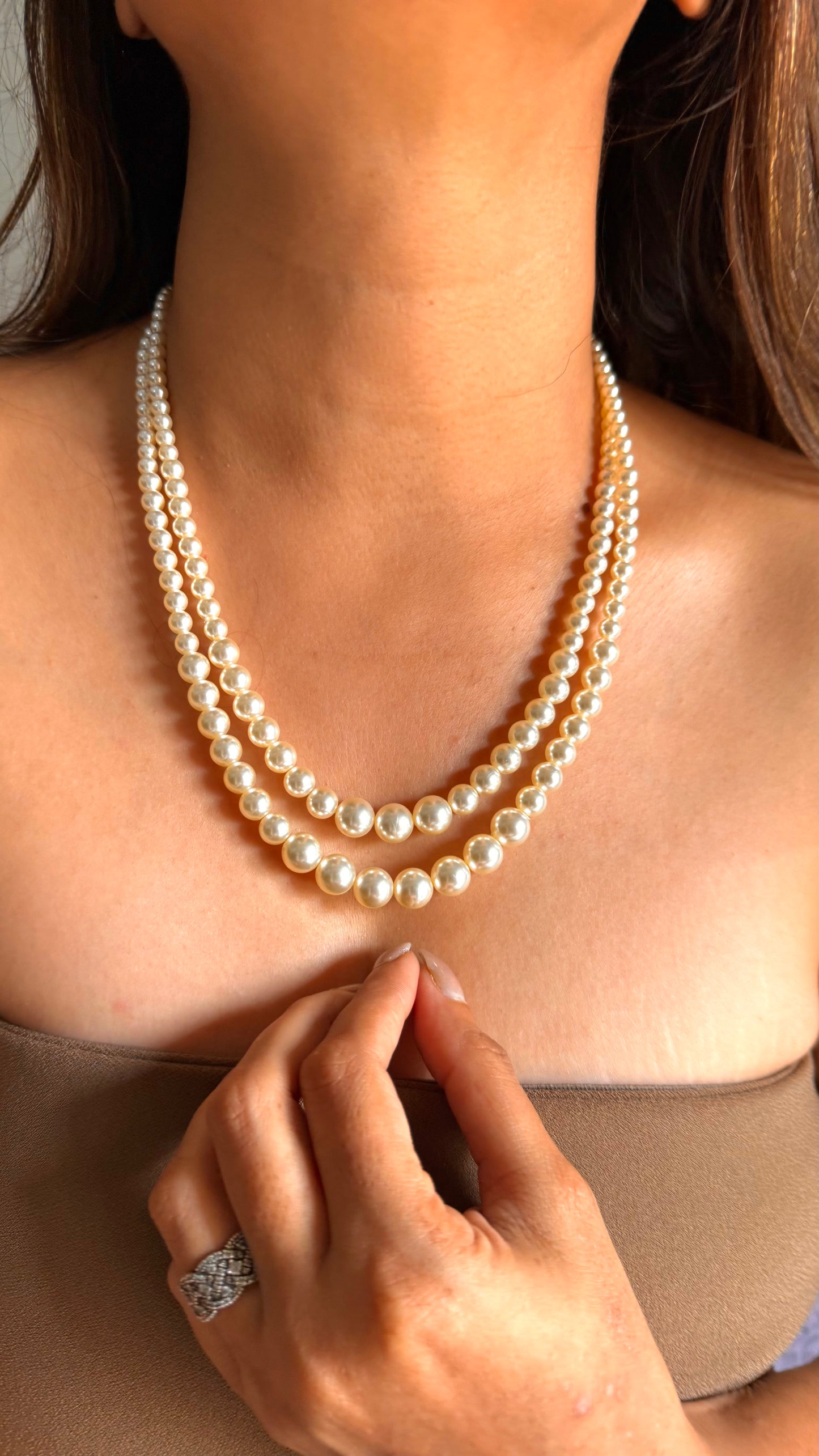 Dual layer pearl necklace