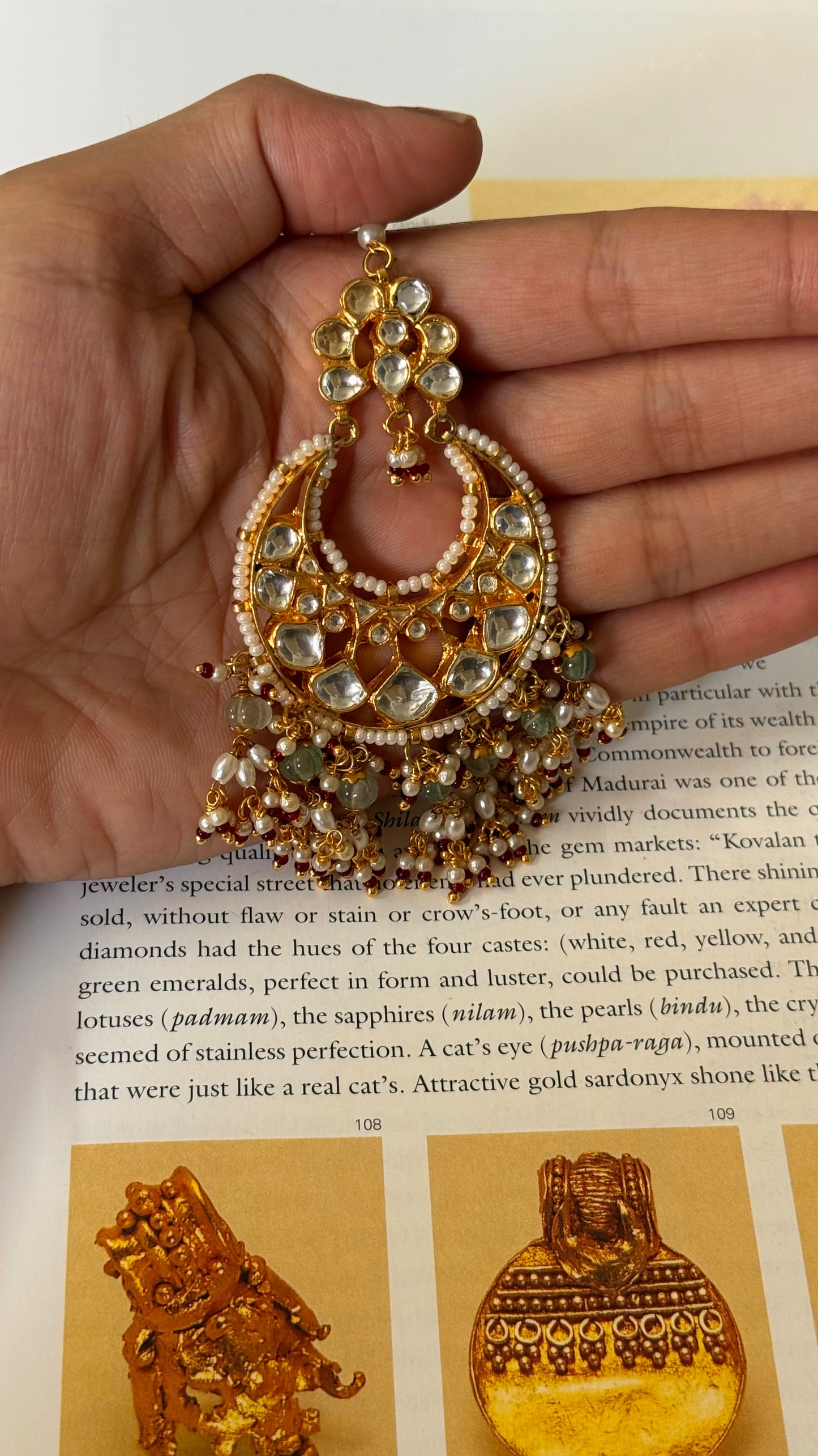 Paachi kundan with mint drops maangtika