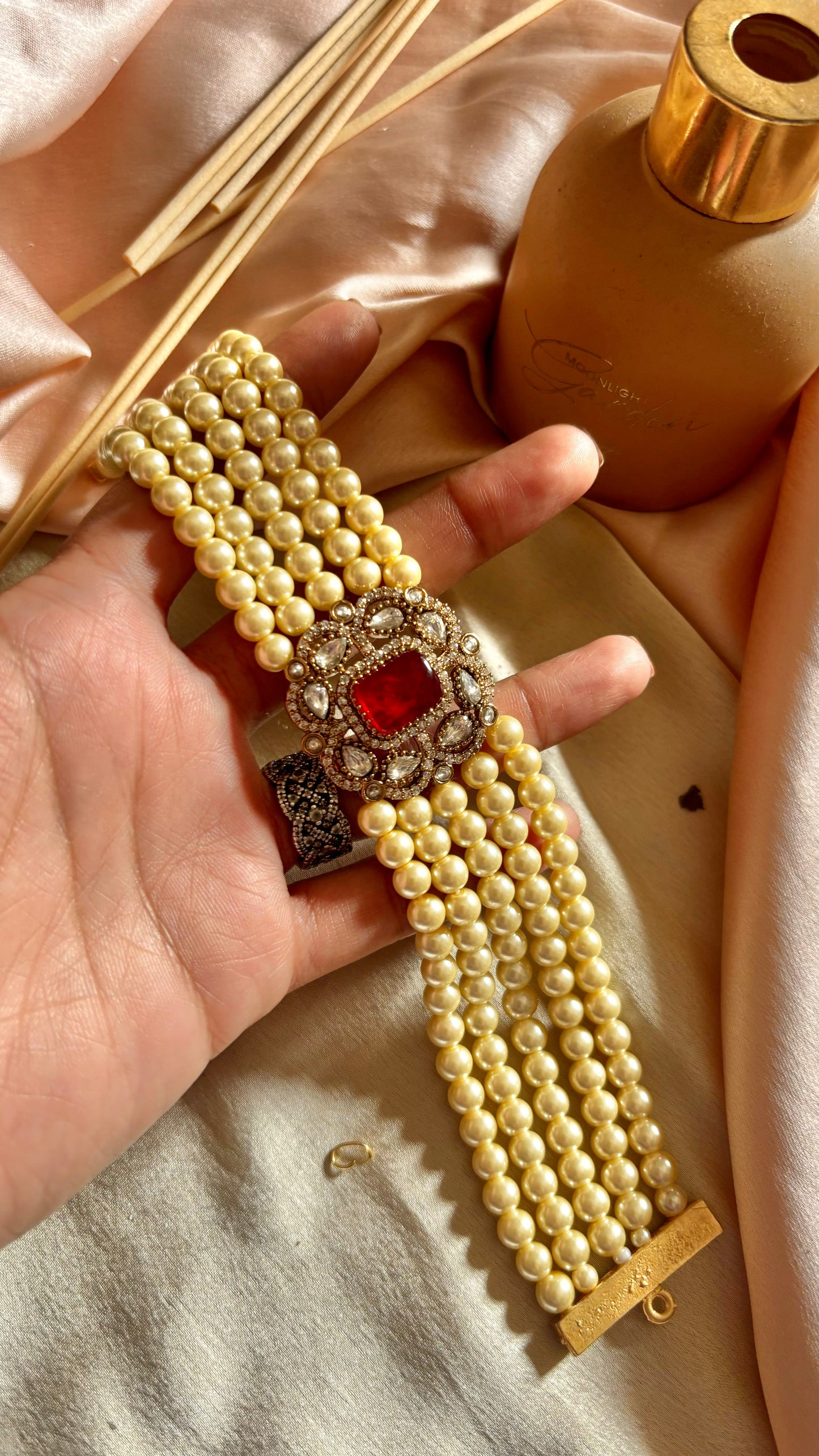 Heer Ruby Victorian minimalist choker