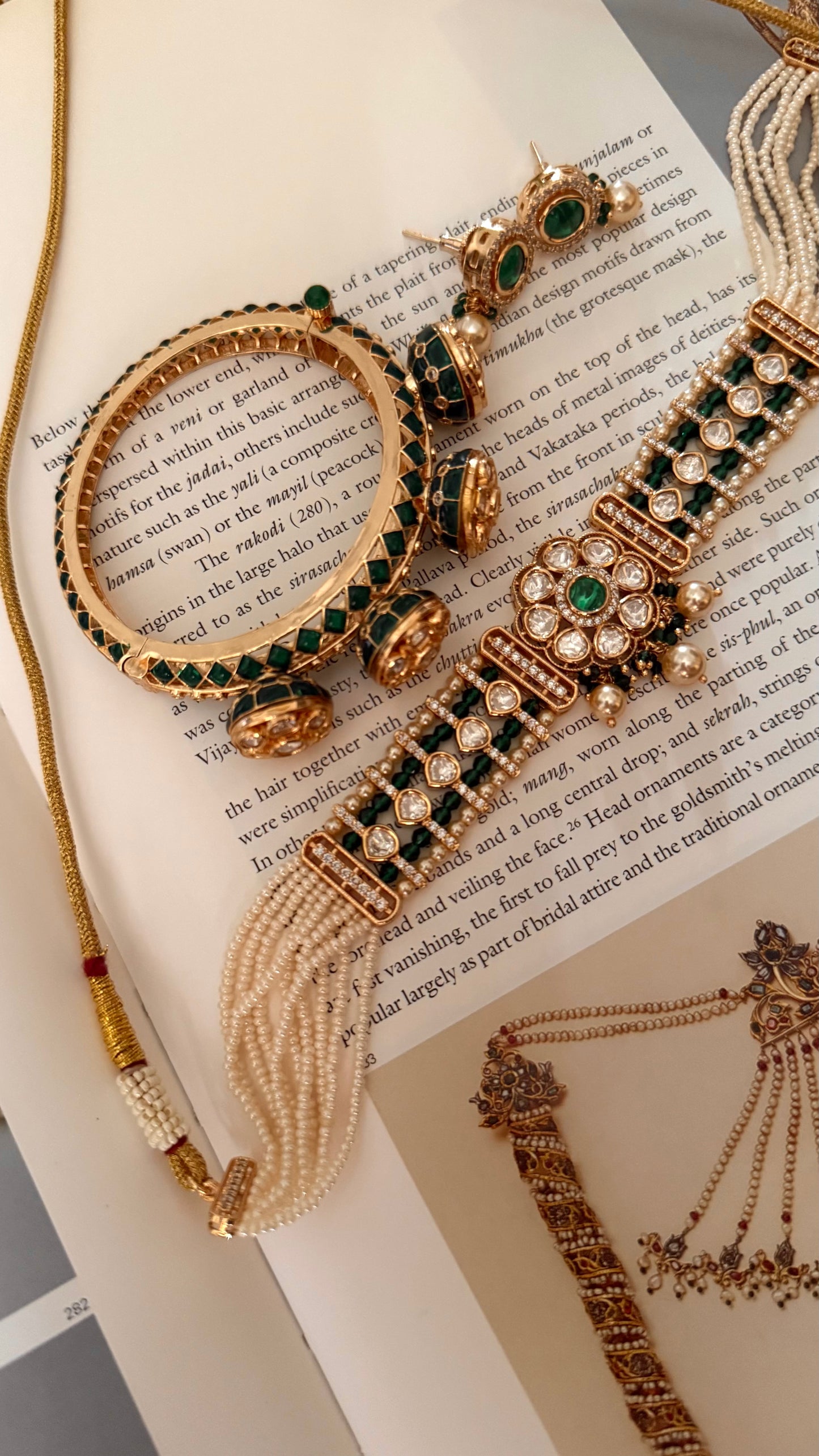 Emerald moissanite floral pearl thread choker