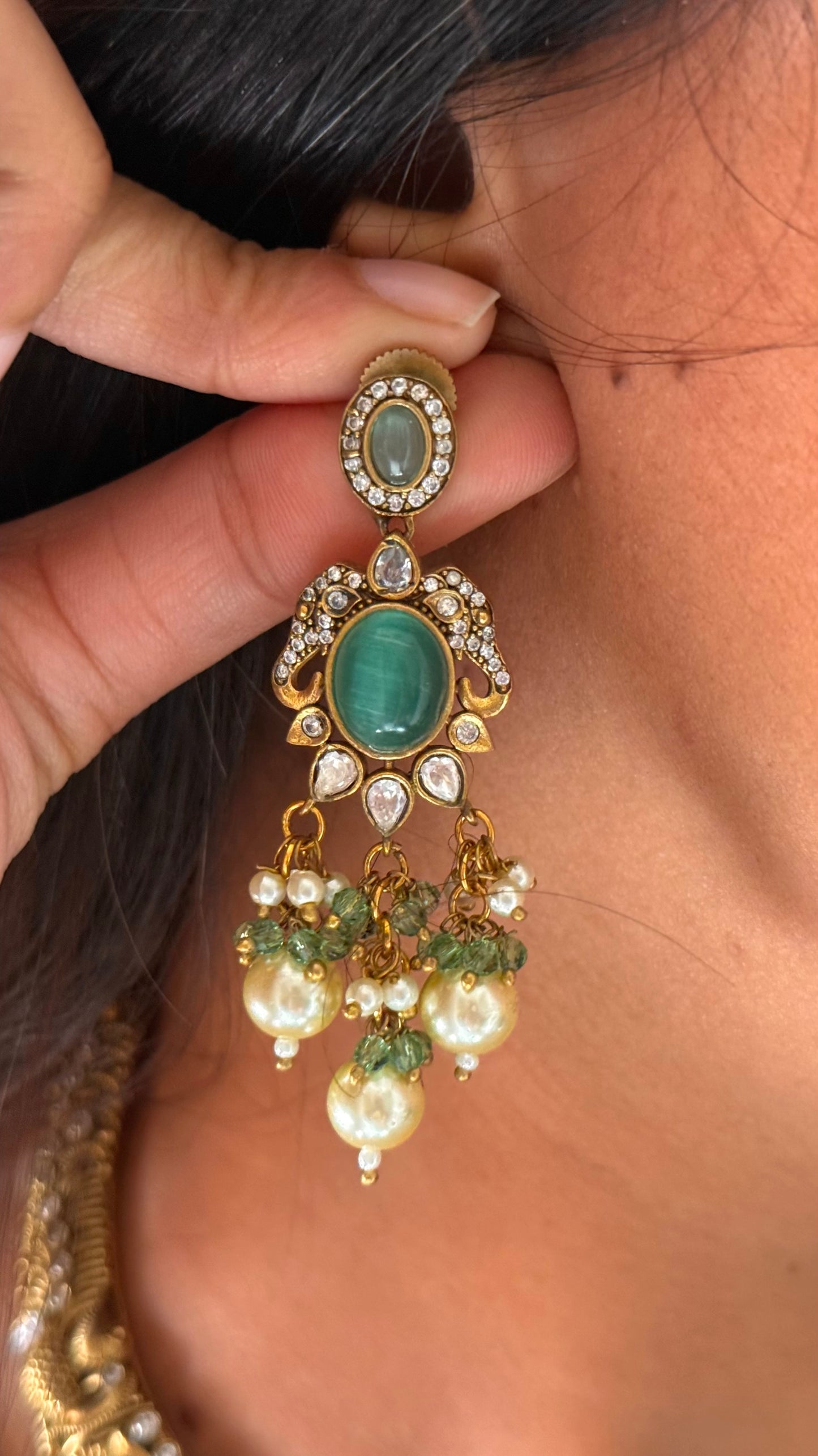 Mint hasli with pearl detailing