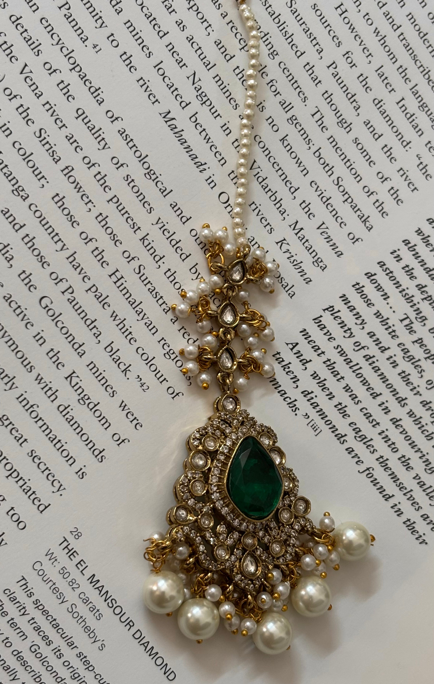 emerald mang tikka with pearl dropped