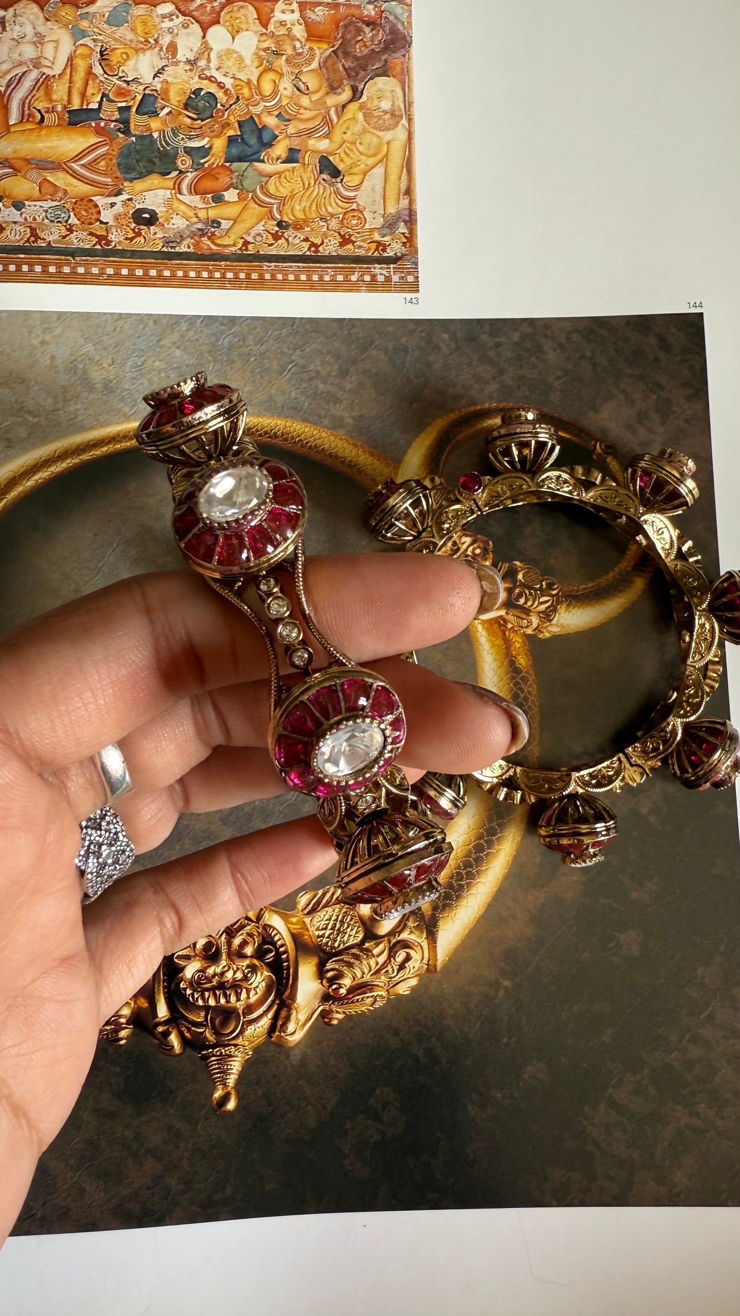 Rani pink katdana moissanite victorian openable bangle
