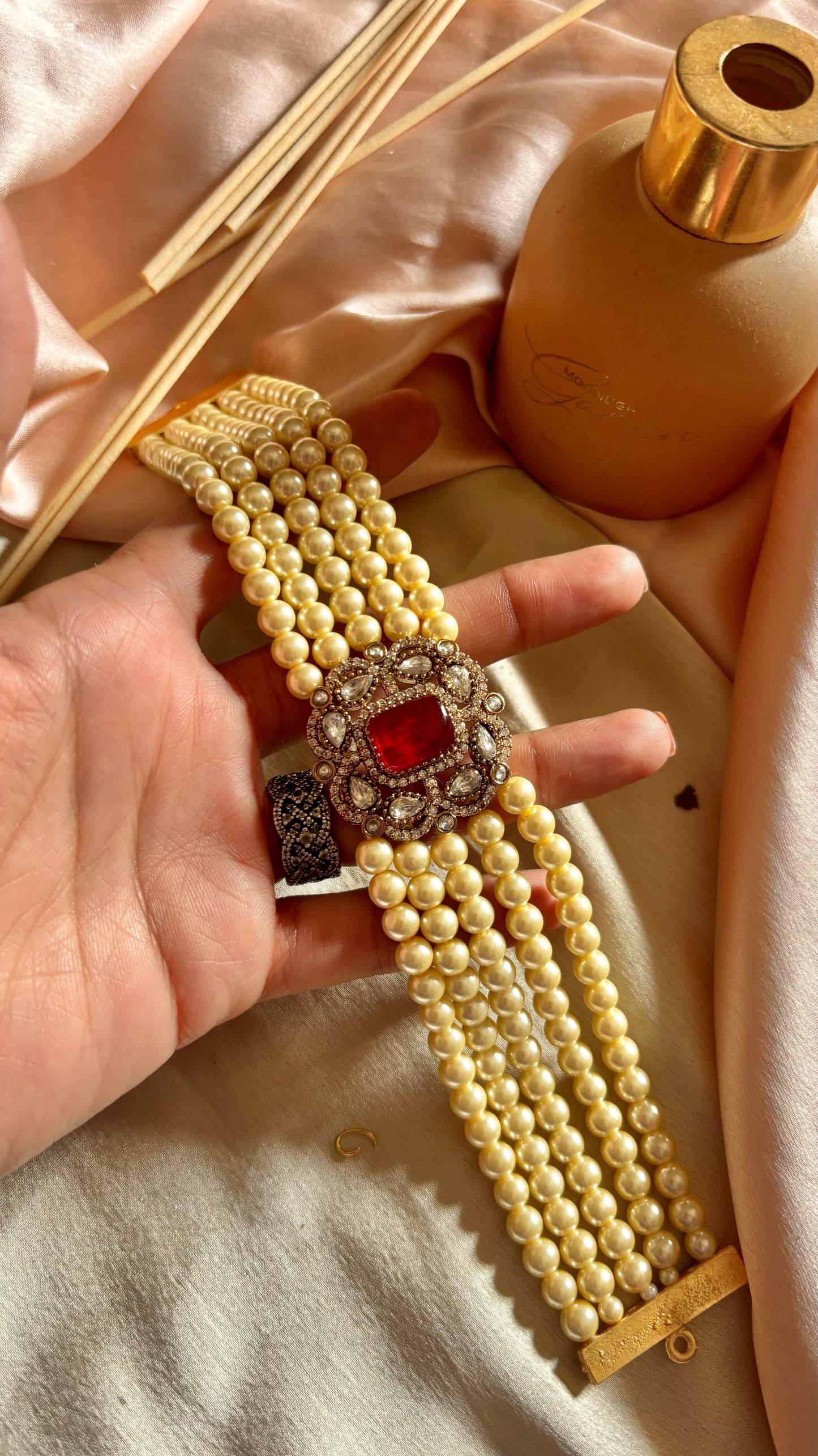 Heer Ruby Victorian minimalist choker