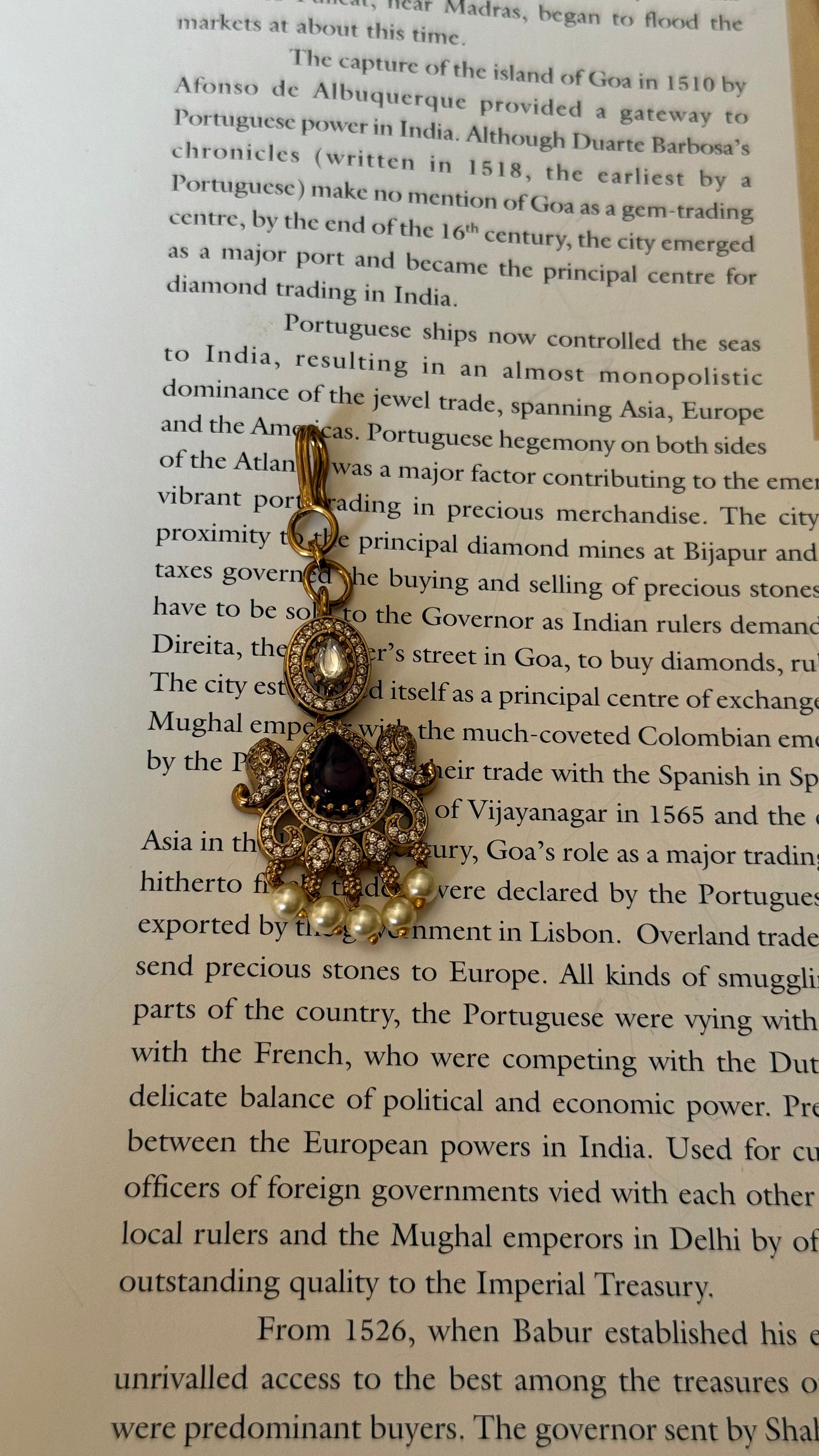 Tanzanite victorian maangtika