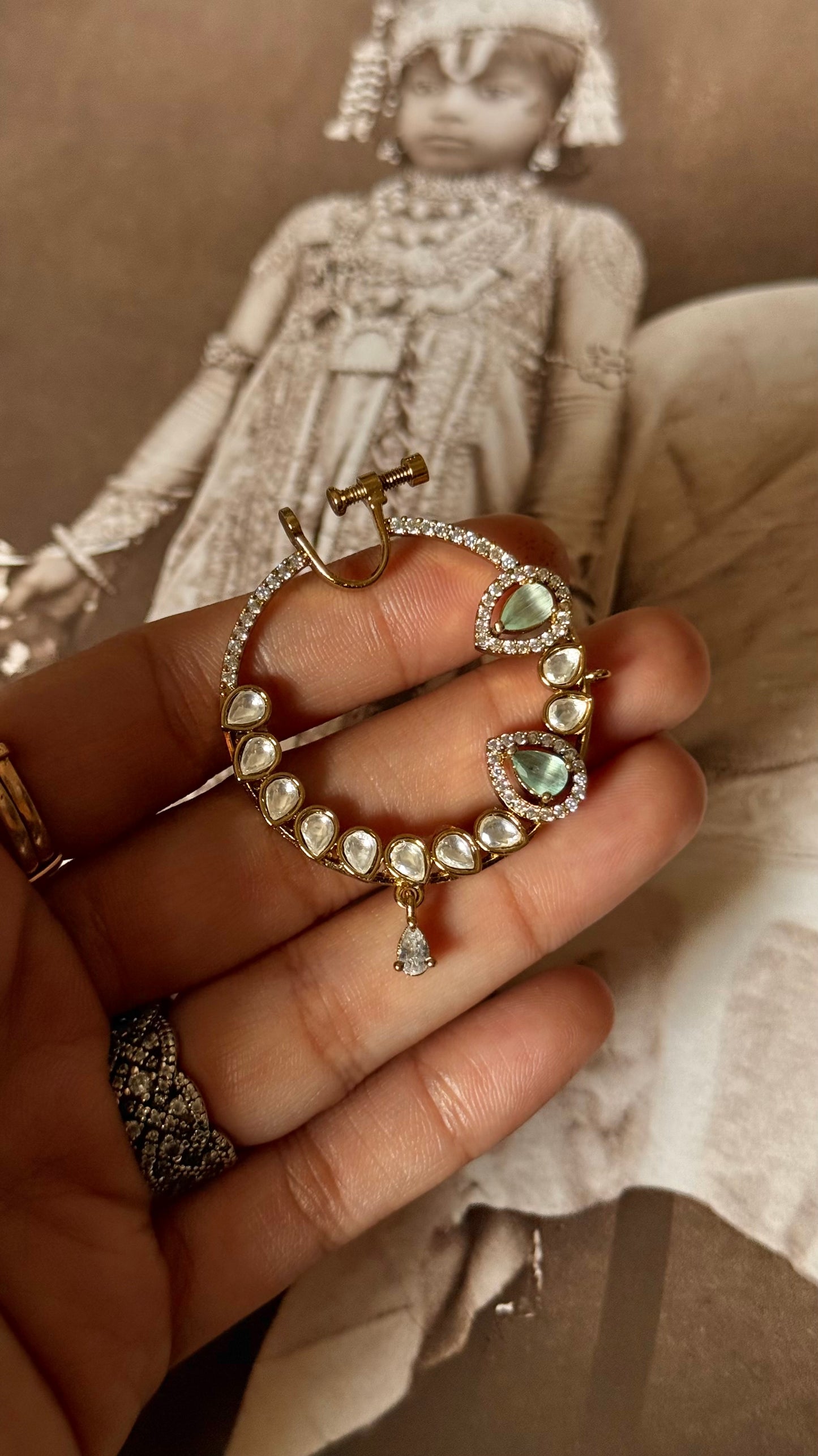 Mint doublet & moissanite nath