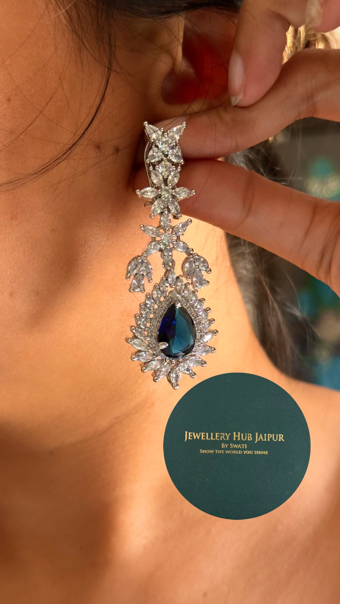 Liza Sapphire doublet diamond collar set