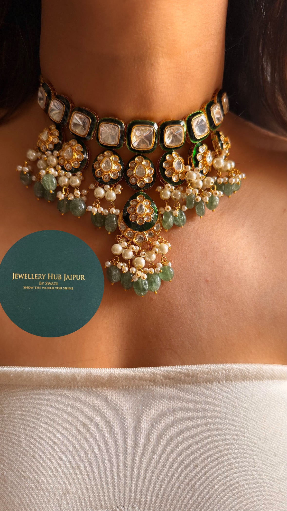 Heavy emerald necklace with earrings