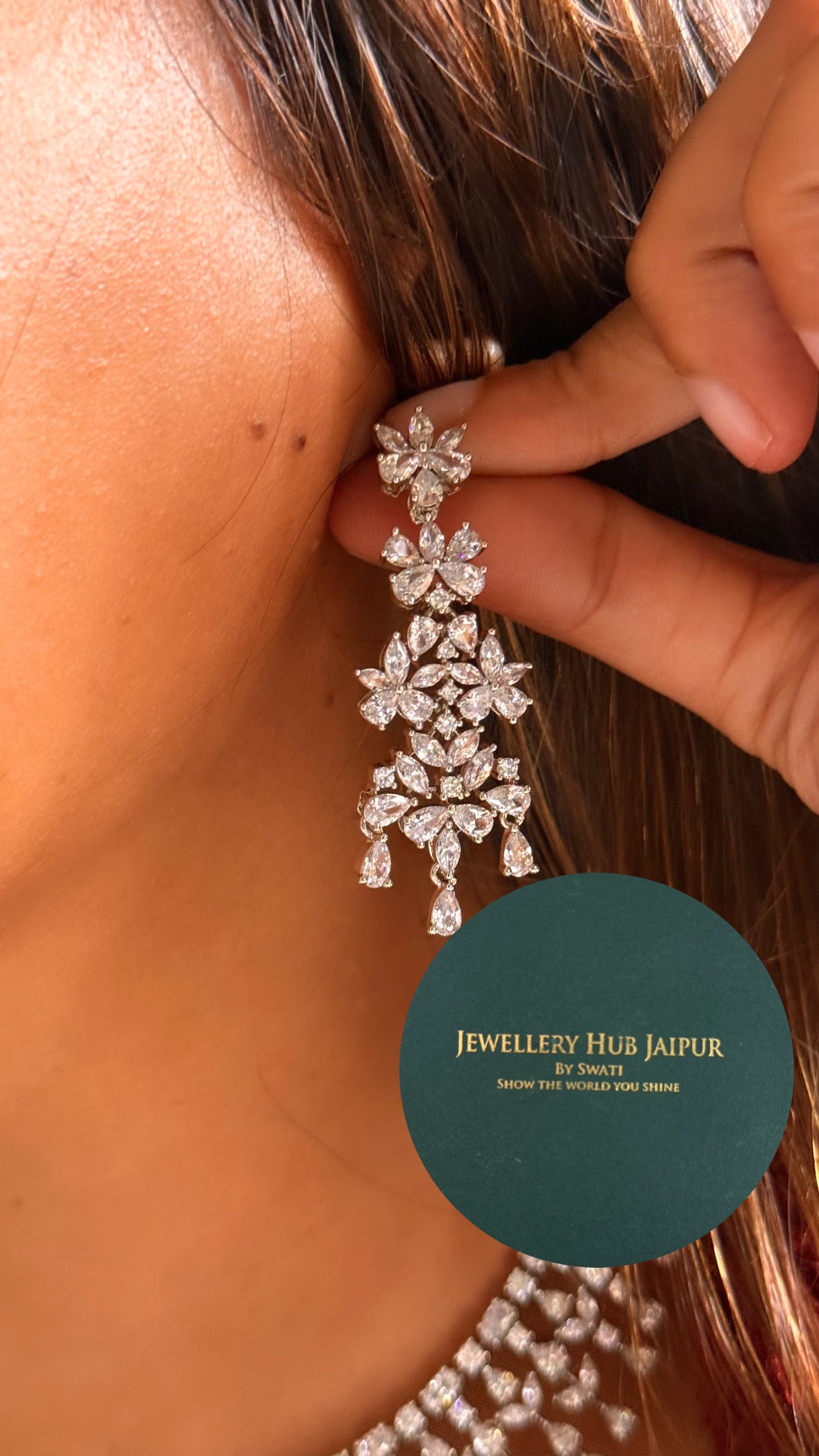 Queen’s legacy inspired diamond collar set (silver)