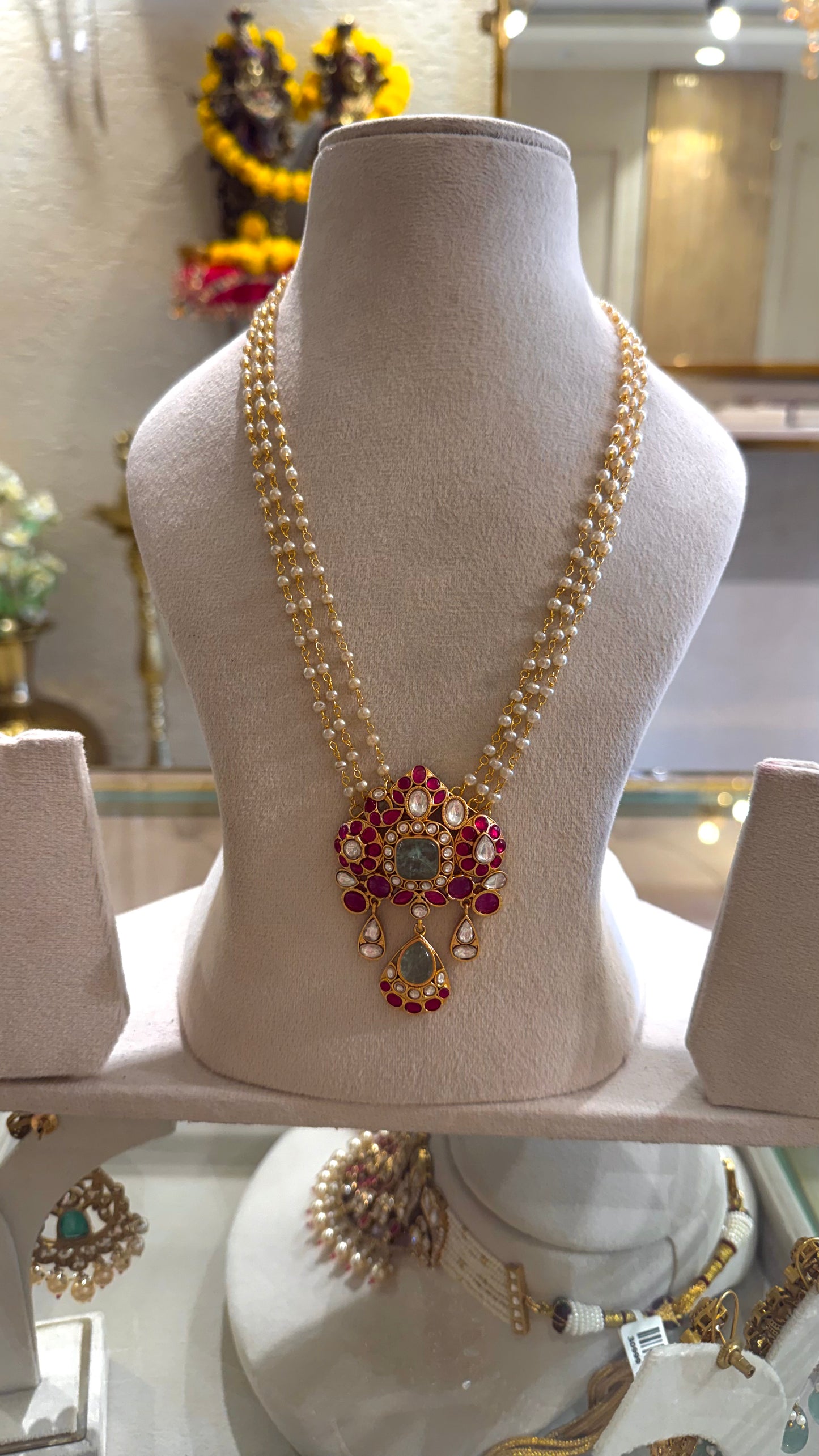 Amrapali Inspired Pendent Set